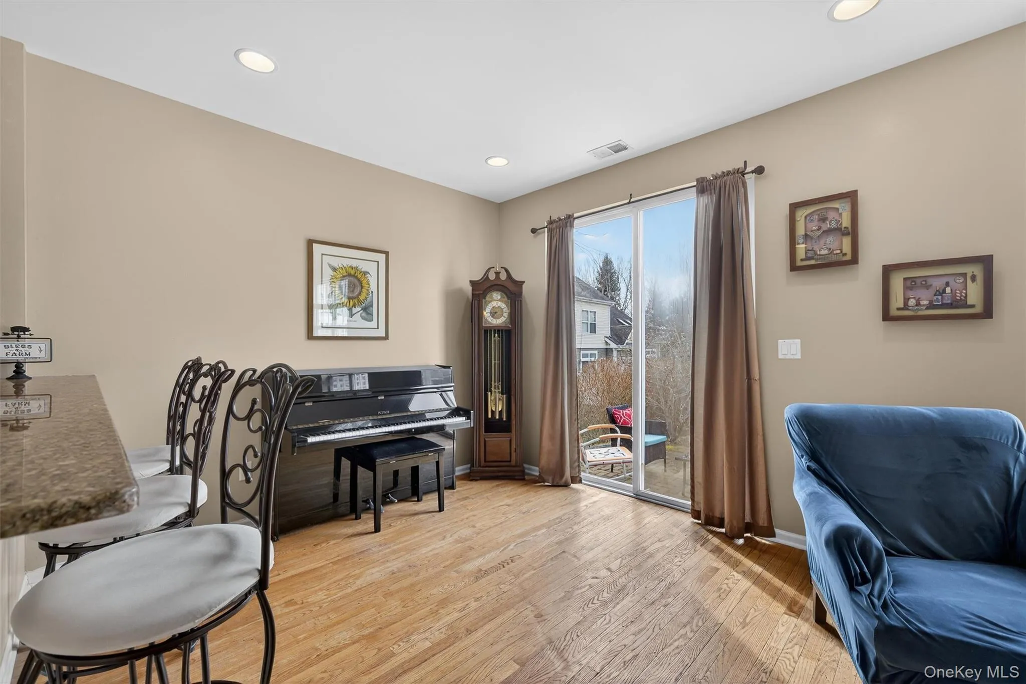 1 High Ridge Lane, Middletown, NY, 3 Bedrooms Bedrooms, 8 Rooms Rooms,2 BathroomsBathrooms,Residential,For Rent,High Ridge,0,1014031 1 High Ridge Lane, Middletown, NY, 3 Bedrooms Bedrooms, 8 Rooms Rooms,2 BathroomsBathrooms,Residential,For Rent,High Ridge,0,1014031