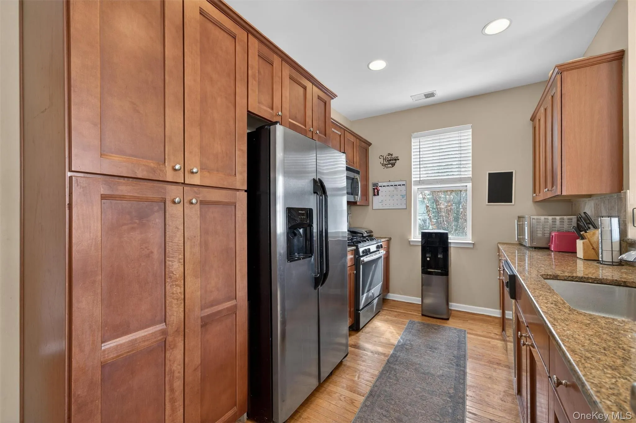 1 High Ridge Lane, Middletown, NY, 3 Bedrooms Bedrooms, 8 Rooms Rooms,2 BathroomsBathrooms,Residential,For Rent,High Ridge,0,1014031 1 High Ridge Lane, Middletown, NY, 3 Bedrooms Bedrooms, 8 Rooms Rooms,2 BathroomsBathrooms,Residential,For Rent,High Ridge,0,1014031