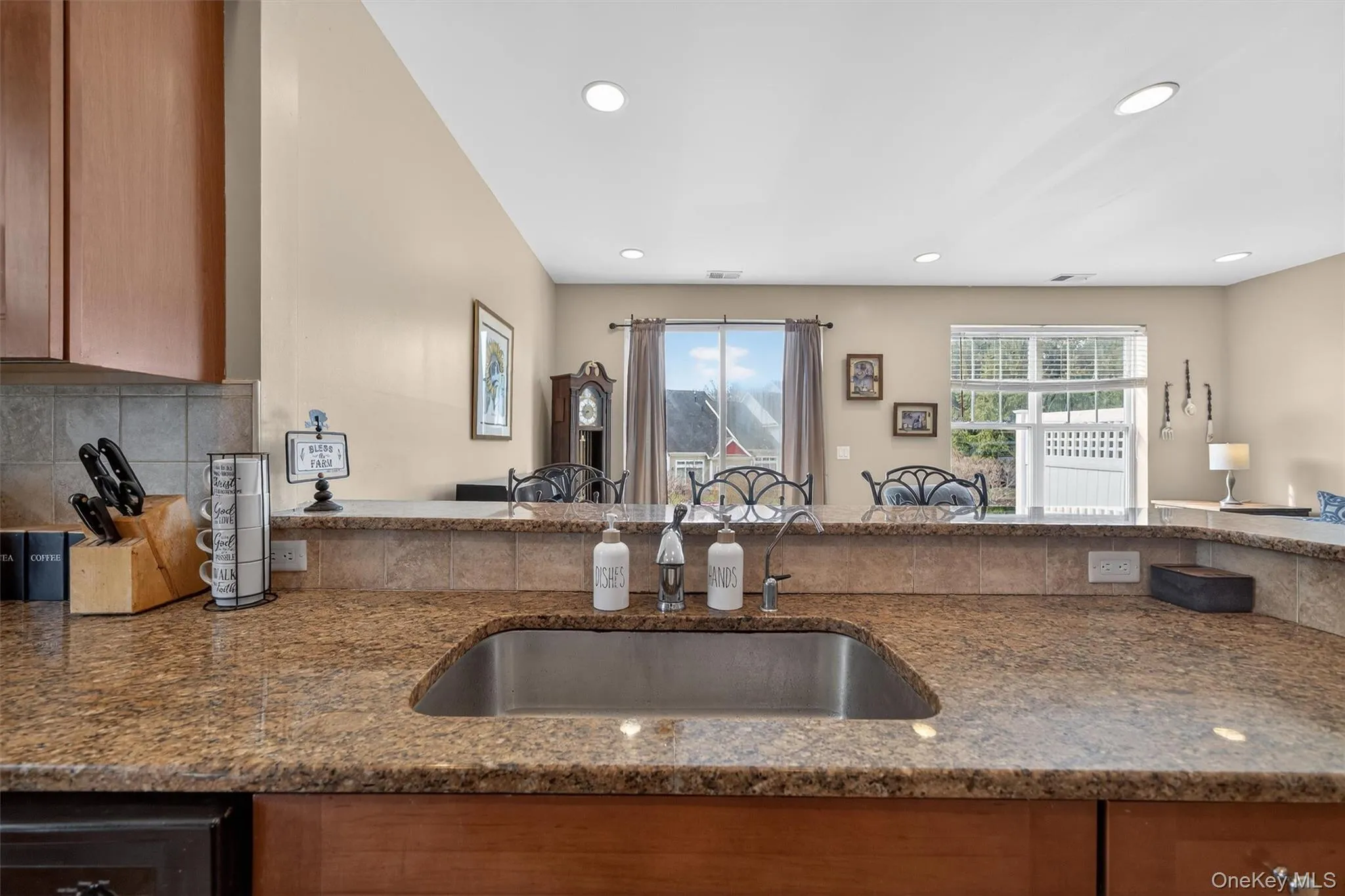 1 High Ridge Lane, Middletown, NY, 3 Bedrooms Bedrooms, 8 Rooms Rooms,2 BathroomsBathrooms,Residential,For Rent,High Ridge,0,1014031 1 High Ridge Lane, Middletown, NY, 3 Bedrooms Bedrooms, 8 Rooms Rooms,2 BathroomsBathrooms,Residential,For Rent,High Ridge,0,1014031