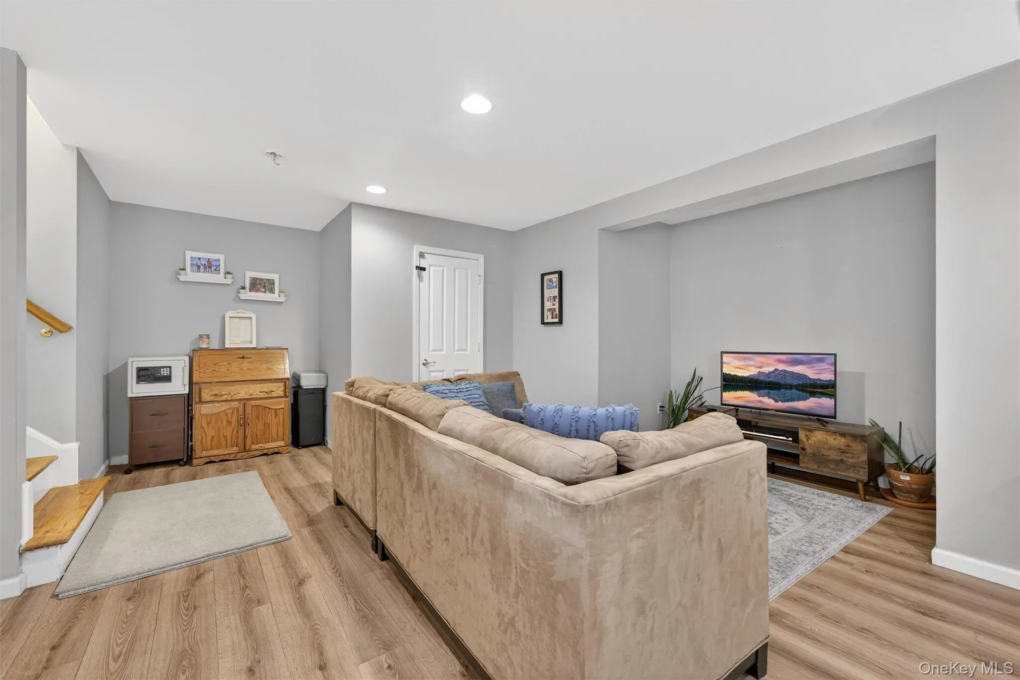 1 High Ridge Lane, Middletown, NY, 3 Bedrooms Bedrooms, 8 Rooms Rooms,2 BathroomsBathrooms,Residential,For Rent,High Ridge,0,1014031 1 High Ridge Lane, Middletown, NY, 3 Bedrooms Bedrooms, 8 Rooms Rooms,2 BathroomsBathrooms,Residential,For Rent,High Ridge,0,1014031