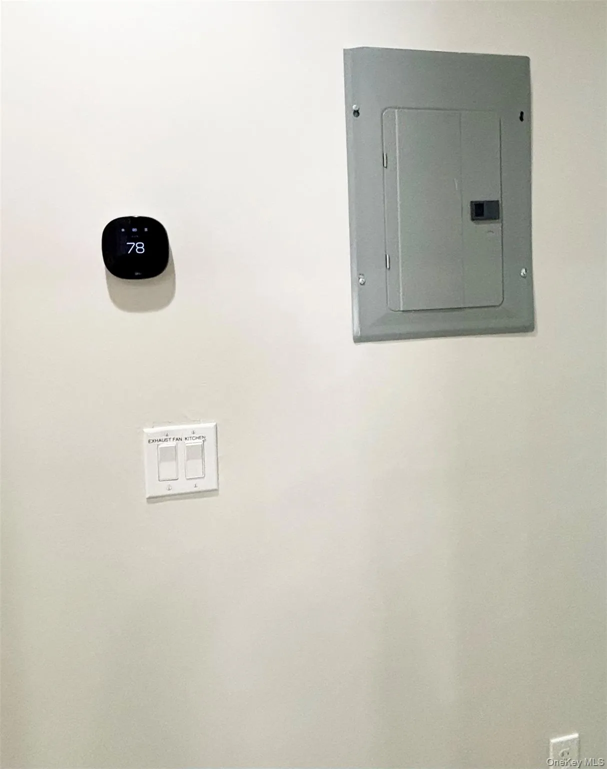 249-11 147th Road, New York, NY, 3 Bedrooms Bedrooms, 6 Rooms Rooms,2 BathroomsBathrooms,Residential Lease,For Rent,147th,0,1014033 249-11 147th Road, New York, NY, 3 Bedrooms Bedrooms, 6 Rooms Rooms,2 BathroomsBathrooms,Residential Lease,For Rent,147th,0,1014033