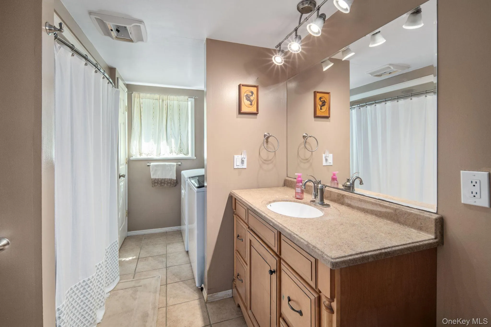 316 Main Street, Out Of Area, NY, 4 Bedrooms Bedrooms, 10 Rooms Rooms,2 BathroomsBathrooms,Residential,For Rent,Main,0,1014041 316 Main Street, Out Of Area, NY, 4 Bedrooms Bedrooms, 10 Rooms Rooms,2 BathroomsBathrooms,Residential,For Rent,Main,0,1014041