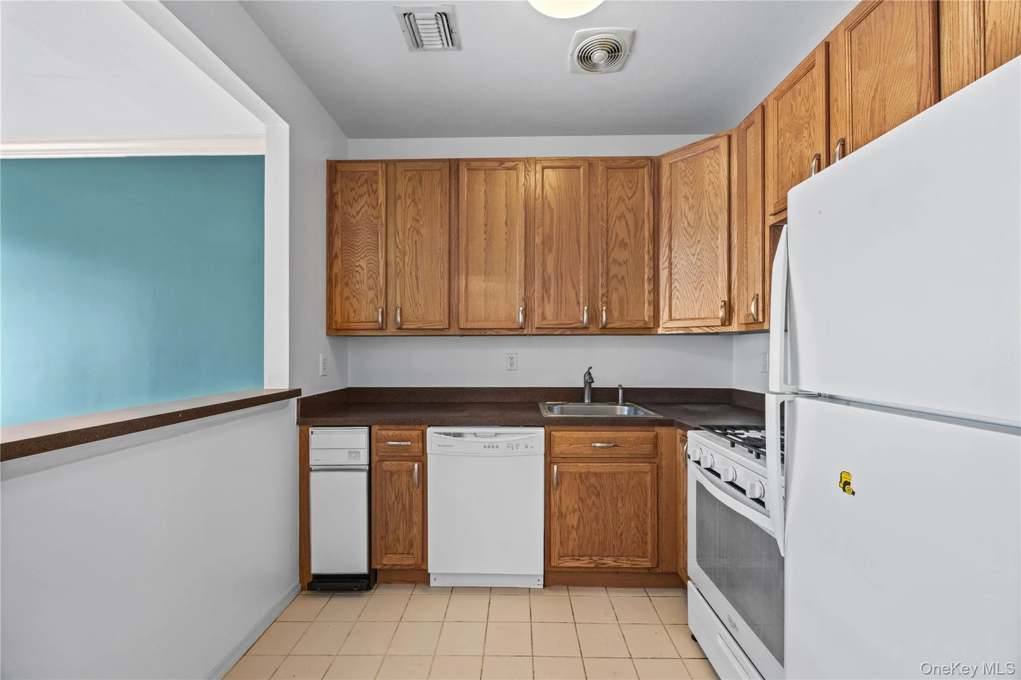 123 Heron Lane, New York, NY, 3 Bedrooms Bedrooms, 6 Rooms Rooms,2 BathroomsBathrooms,Residential,For Rent,Heron,0,1014042 123 Heron Lane, New York, NY, 3 Bedrooms Bedrooms, 6 Rooms Rooms,2 BathroomsBathrooms,Residential,For Rent,Heron,0,1014042