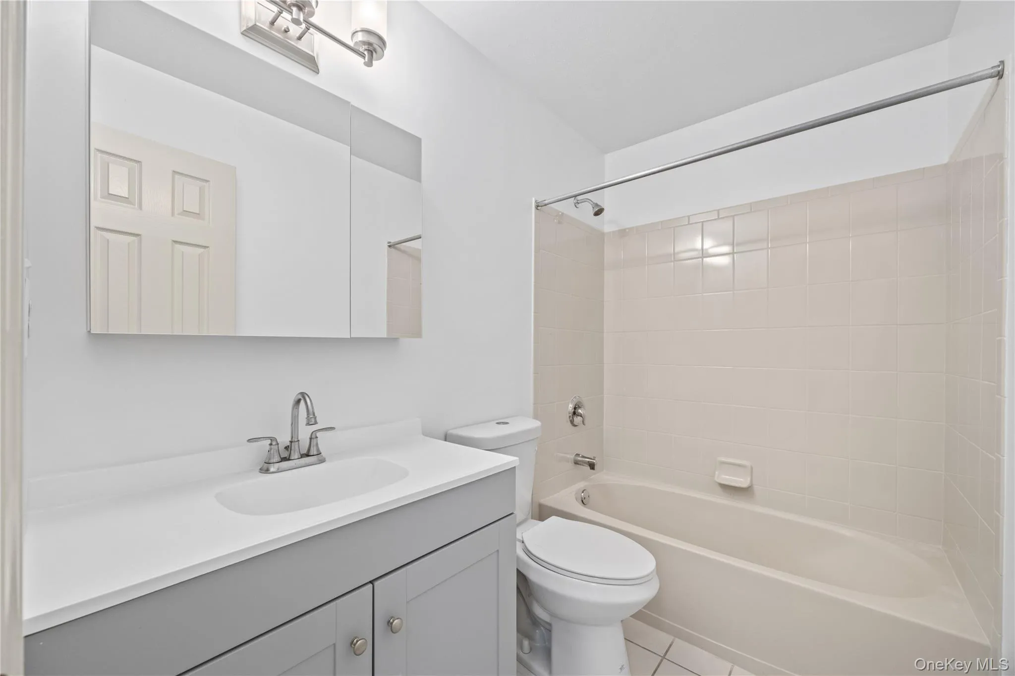 123 Heron Lane, New York, NY, 3 Bedrooms Bedrooms, 6 Rooms Rooms,2 BathroomsBathrooms,Residential,For Rent,Heron,0,1014042 123 Heron Lane, New York, NY, 3 Bedrooms Bedrooms, 6 Rooms Rooms,2 BathroomsBathrooms,Residential,For Rent,Heron,0,1014042