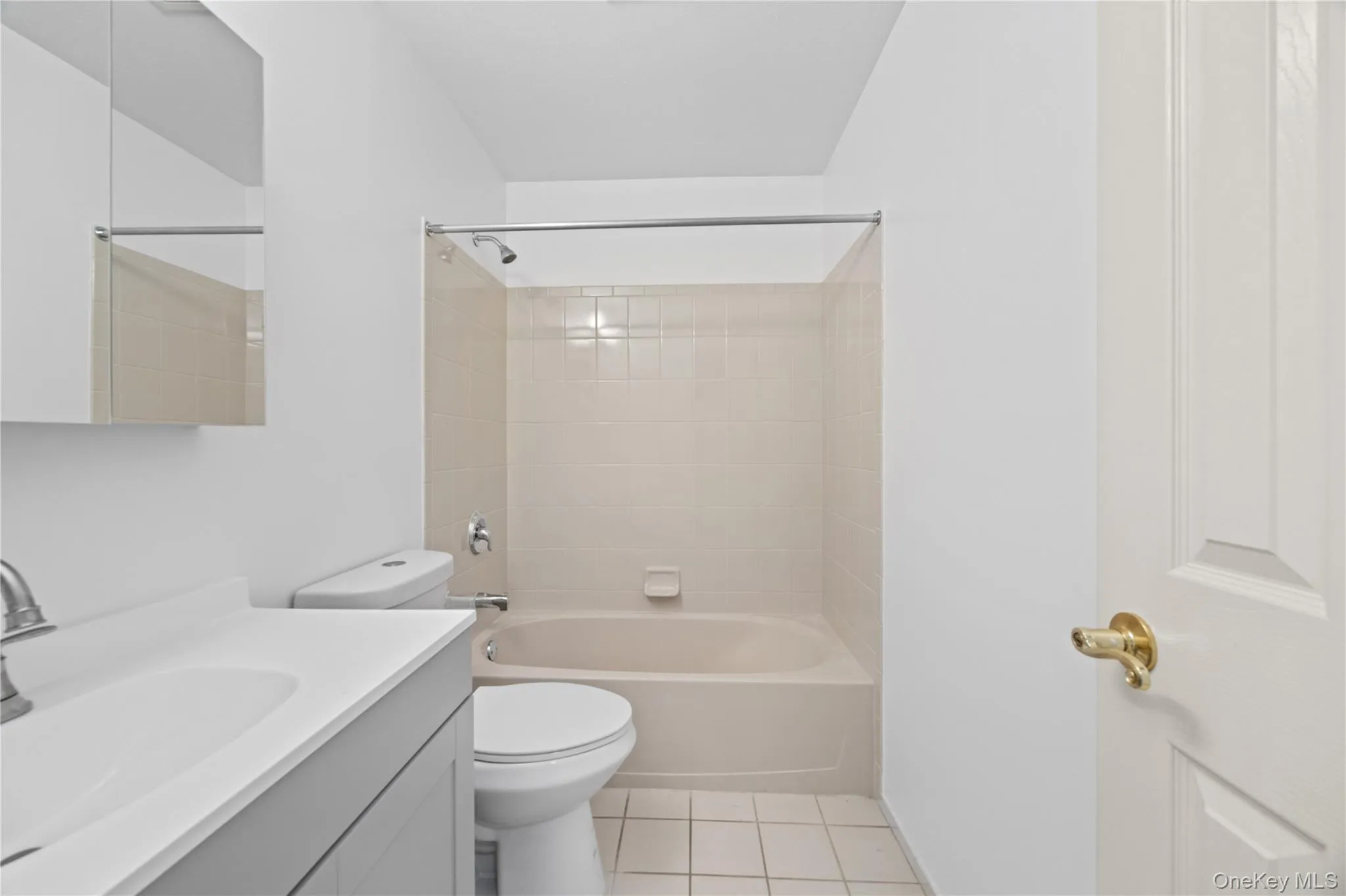 123 Heron Lane, New York, NY, 3 Bedrooms Bedrooms, 6 Rooms Rooms,2 BathroomsBathrooms,Residential,For Rent,Heron,0,1014042 123 Heron Lane, New York, NY, 3 Bedrooms Bedrooms, 6 Rooms Rooms,2 BathroomsBathrooms,Residential,For Rent,Heron,0,1014042