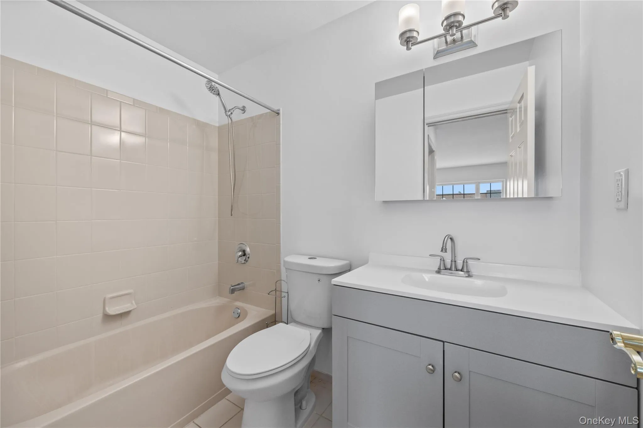 123 Heron Lane, New York, NY, 3 Bedrooms Bedrooms, 6 Rooms Rooms,2 BathroomsBathrooms,Residential,For Rent,Heron,0,1014042 123 Heron Lane, New York, NY, 3 Bedrooms Bedrooms, 6 Rooms Rooms,2 BathroomsBathrooms,Residential,For Rent,Heron,0,1014042