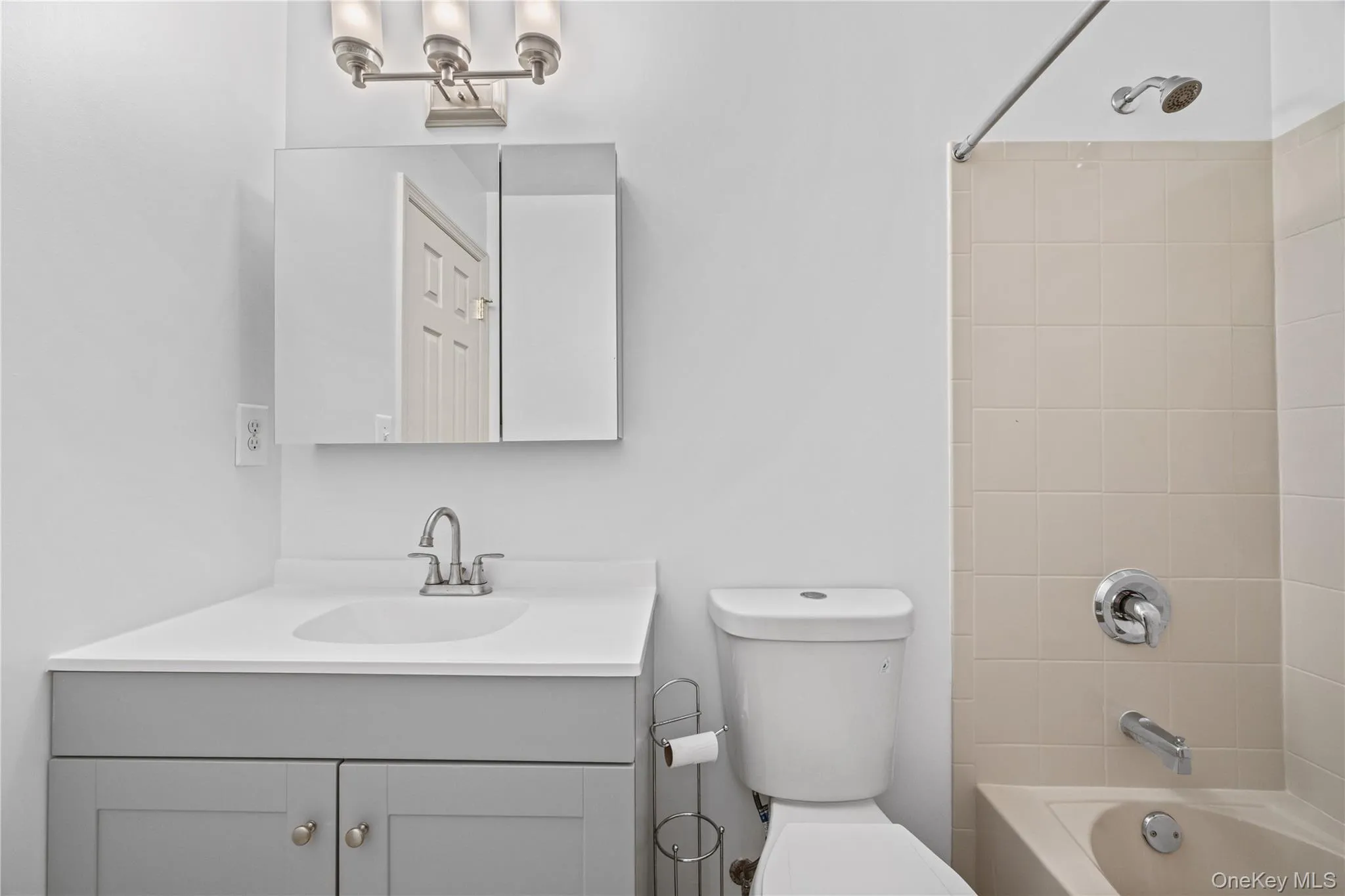 123 Heron Lane, New York, NY, 3 Bedrooms Bedrooms, 6 Rooms Rooms,2 BathroomsBathrooms,Residential,For Rent,Heron,0,1014042 123 Heron Lane, New York, NY, 3 Bedrooms Bedrooms, 6 Rooms Rooms,2 BathroomsBathrooms,Residential,For Rent,Heron,0,1014042