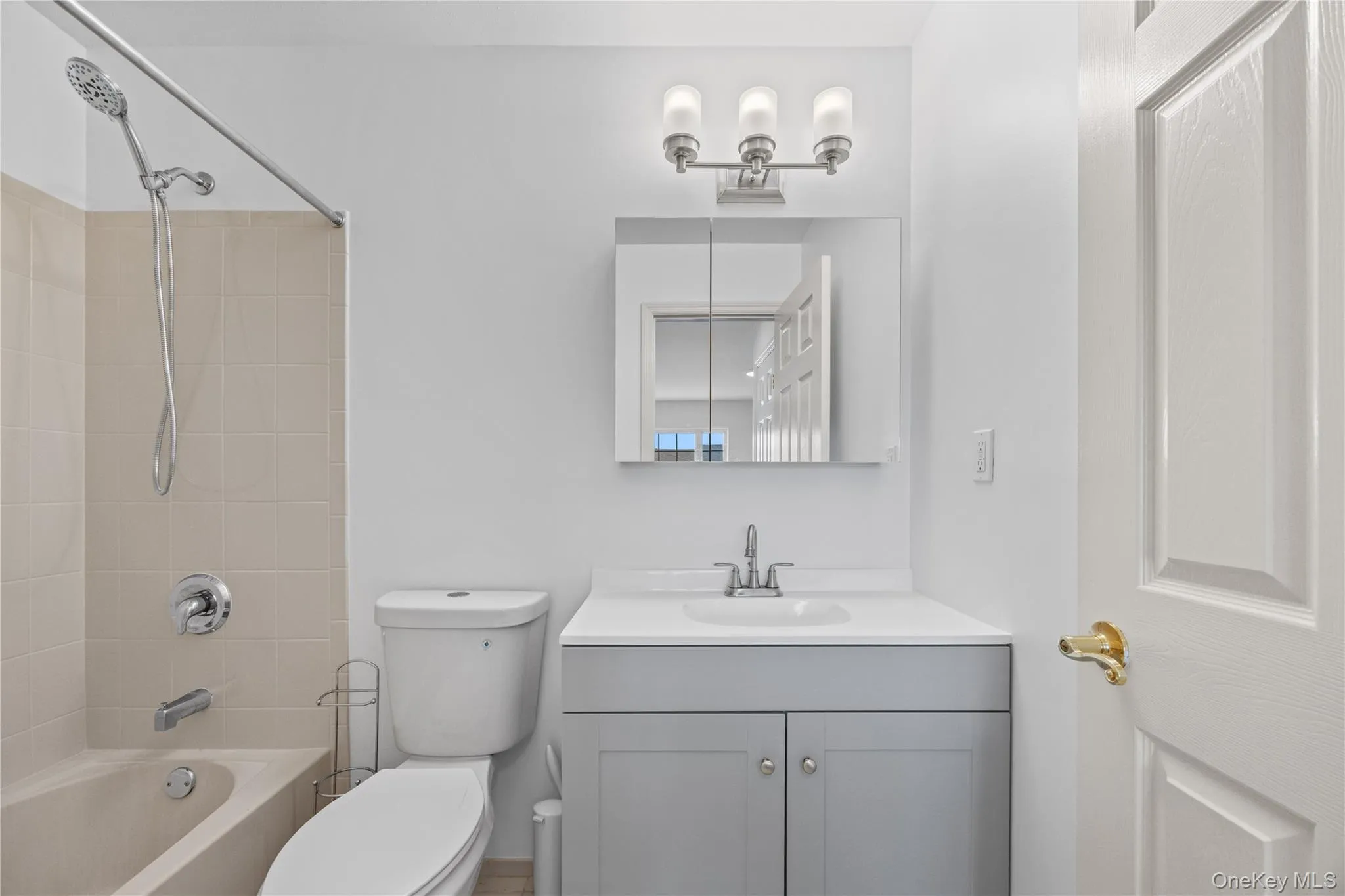 123 Heron Lane, New York, NY, 3 Bedrooms Bedrooms, 6 Rooms Rooms,2 BathroomsBathrooms,Residential,For Rent,Heron,0,1014042 123 Heron Lane, New York, NY, 3 Bedrooms Bedrooms, 6 Rooms Rooms,2 BathroomsBathrooms,Residential,For Rent,Heron,0,1014042