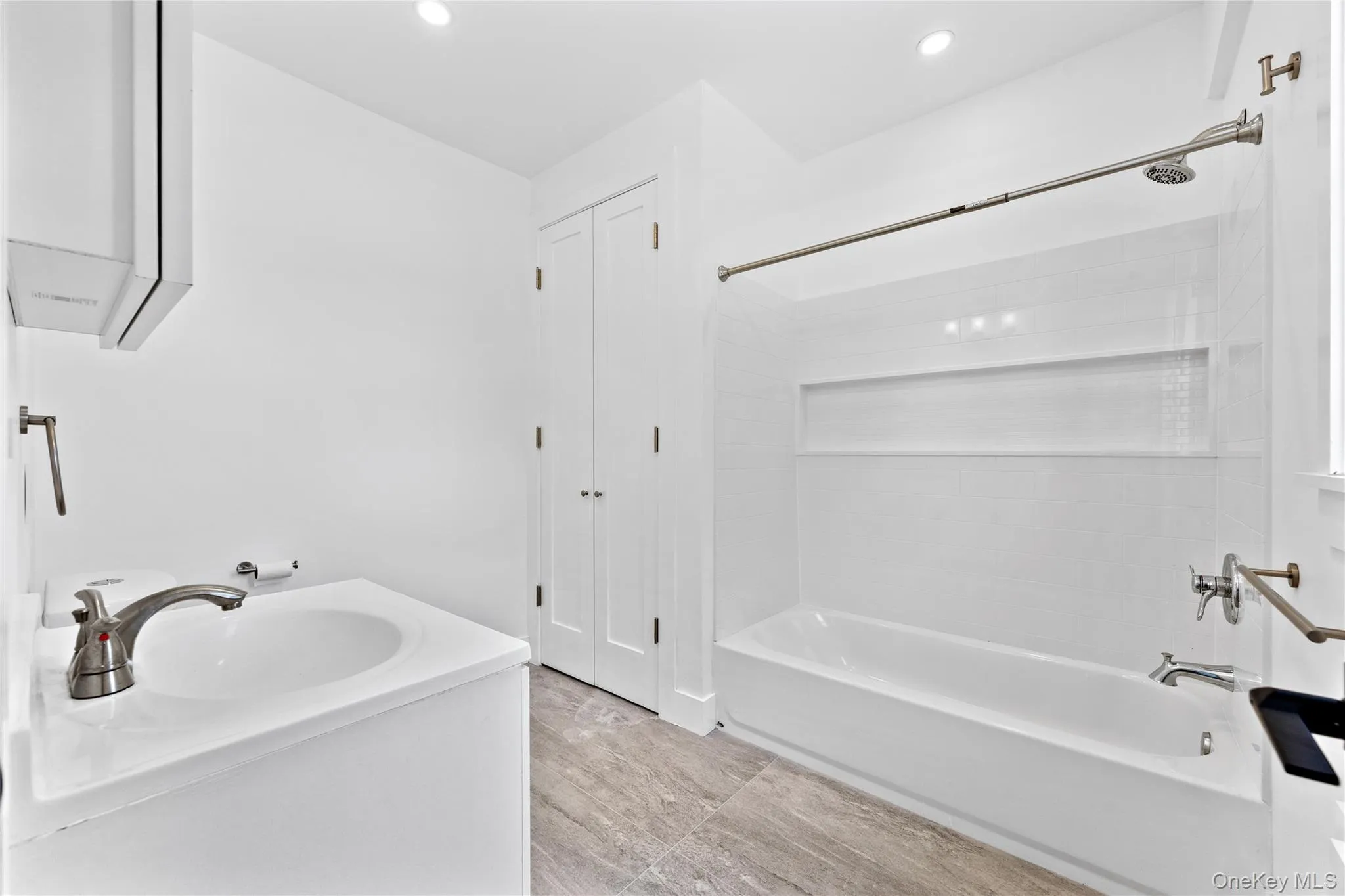 Modern bathroom. Modern bathroom.