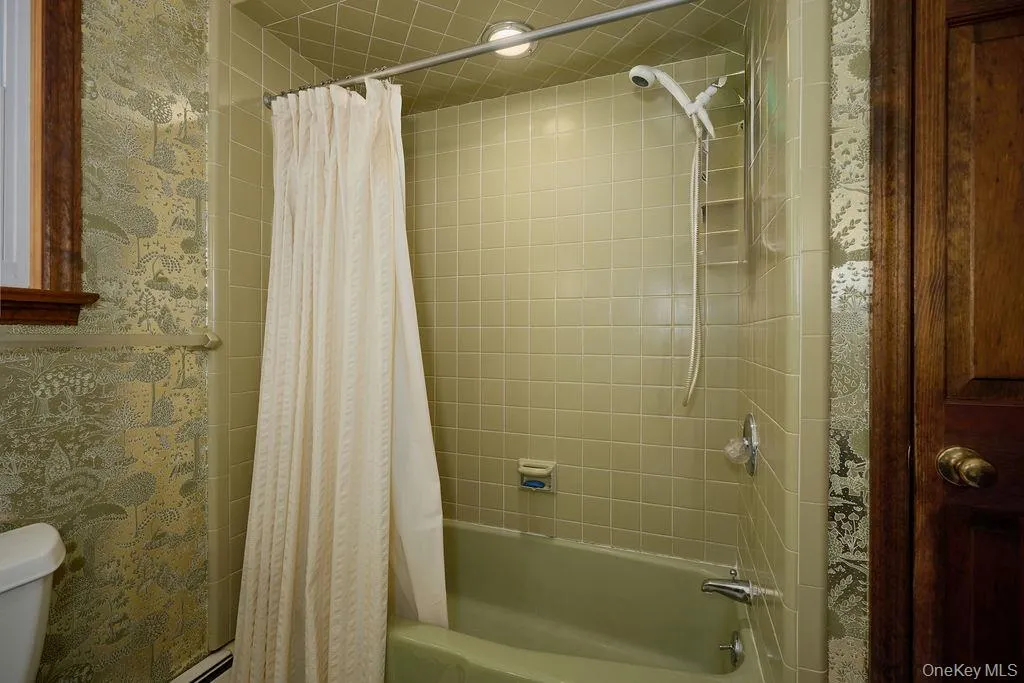 10 Stoutenburgh Drive, Hyde Park, NY, 4 Bedrooms Bedrooms, 11 Rooms Rooms,2 BathroomsBathrooms,Residential,For Rent,Stoutenburgh,0,1014045 10 Stoutenburgh Drive, Hyde Park, NY, 4 Bedrooms Bedrooms, 11 Rooms Rooms,2 BathroomsBathrooms,Residential,For Rent,Stoutenburgh,0,1014045