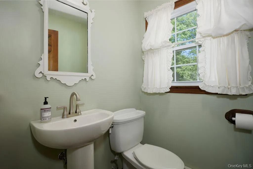 10 Stoutenburgh Drive, Hyde Park, NY, 4 Bedrooms Bedrooms, 11 Rooms Rooms,2 BathroomsBathrooms,Residential,For Rent,Stoutenburgh,0,1014045 10 Stoutenburgh Drive, Hyde Park, NY, 4 Bedrooms Bedrooms, 11 Rooms Rooms,2 BathroomsBathrooms,Residential,For Rent,Stoutenburgh,0,1014045