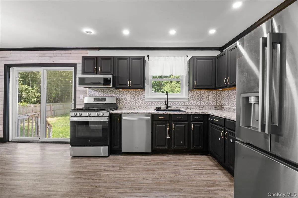 3755 Grand Avenue, Southold, NY, 3 Bedrooms Bedrooms, 7 Rooms Rooms,2 BathroomsBathrooms,Residential,For Rent,Grand,0,KEY1014052 3755 Grand Avenue, Southold, NY, 3 Bedrooms Bedrooms, 7 Rooms Rooms,2 BathroomsBathrooms,Residential,For Rent,Grand,0,KEY1014052