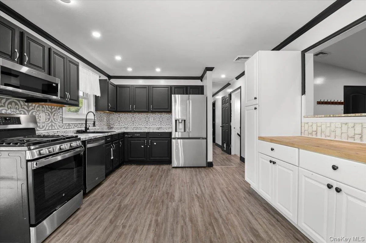 3755 Grand Avenue, Southold, NY, 3 Bedrooms Bedrooms, 7 Rooms Rooms,2 BathroomsBathrooms,Residential,For Rent,Grand,0,KEY1014052 3755 Grand Avenue, Southold, NY, 3 Bedrooms Bedrooms, 7 Rooms Rooms,2 BathroomsBathrooms,Residential,For Rent,Grand,0,KEY1014052