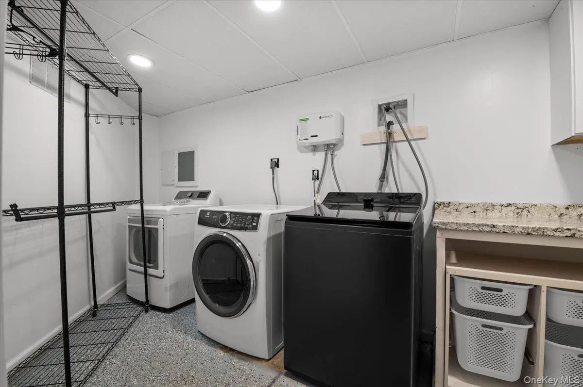 3755 Grand Avenue, Southold, NY, 3 Bedrooms Bedrooms, 7 Rooms Rooms,2 BathroomsBathrooms,Residential,For Rent,Grand,0,KEY1014052 3755 Grand Avenue, Southold, NY, 3 Bedrooms Bedrooms, 7 Rooms Rooms,2 BathroomsBathrooms,Residential,For Rent,Grand,0,KEY1014052