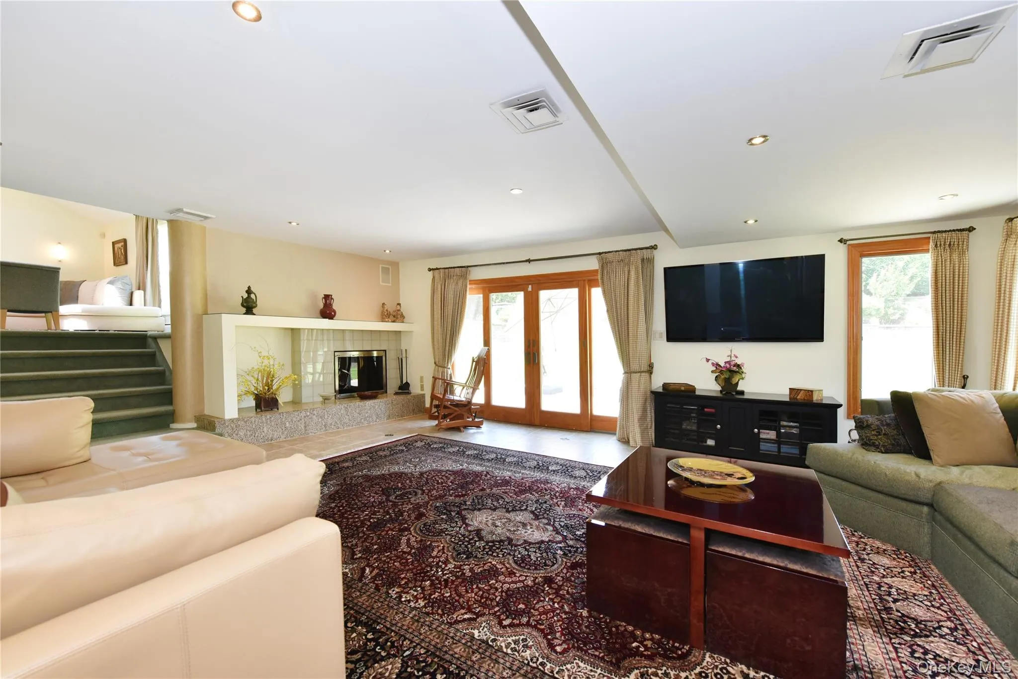 3 Joy Drive, North Hempstead, NY, 4 Bedrooms Bedrooms, 8 Rooms Rooms,2 BathroomsBathrooms,Residential,For Rent,Joy,0,1014055 3 Joy Drive, North Hempstead, NY, 4 Bedrooms Bedrooms, 8 Rooms Rooms,2 BathroomsBathrooms,Residential,For Rent,Joy,0,1014055