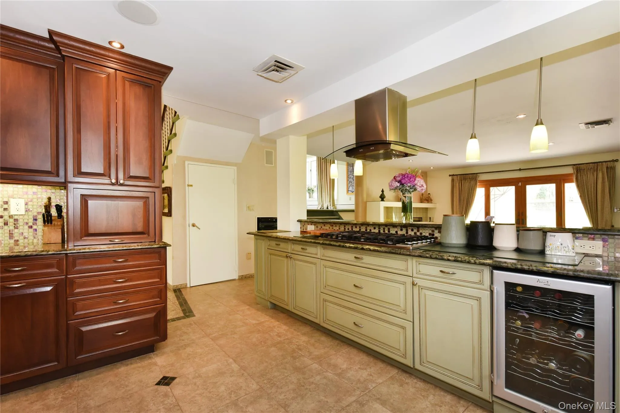 3 Joy Drive, North Hempstead, NY, 4 Bedrooms Bedrooms, 8 Rooms Rooms,2 BathroomsBathrooms,Residential,For Rent,Joy,0,1014055 3 Joy Drive, North Hempstead, NY, 4 Bedrooms Bedrooms, 8 Rooms Rooms,2 BathroomsBathrooms,Residential,For Rent,Joy,0,1014055