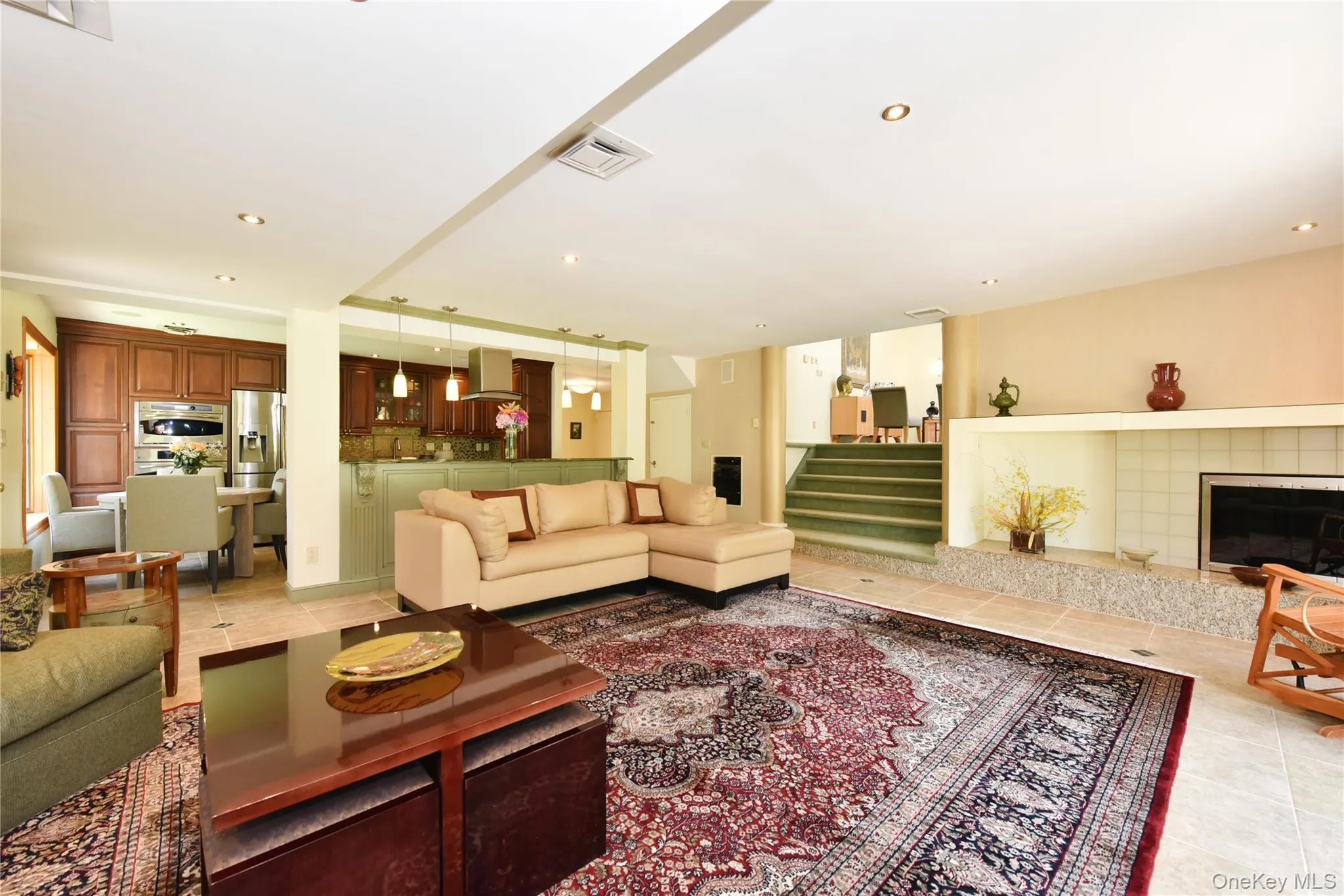 3 Joy Drive, North Hempstead, NY, 4 Bedrooms Bedrooms, 8 Rooms Rooms,2 BathroomsBathrooms,Residential,For Rent,Joy,0,1014055 3 Joy Drive, North Hempstead, NY, 4 Bedrooms Bedrooms, 8 Rooms Rooms,2 BathroomsBathrooms,Residential,For Rent,Joy,0,1014055