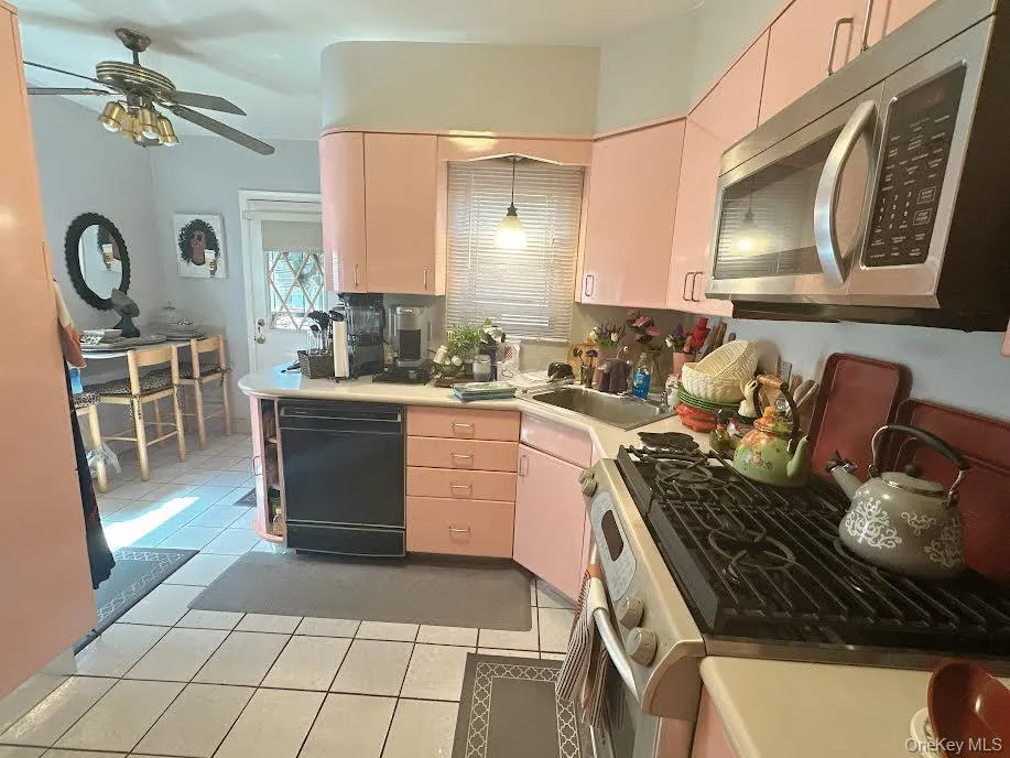 16029 76th Avenue, New York, NY, 3 Bedrooms Bedrooms, 5 Rooms Rooms,2 BathroomsBathrooms,Residential,For Rent,76th,0,1014057 16029 76th Avenue, New York, NY, 3 Bedrooms Bedrooms, 5 Rooms Rooms,2 BathroomsBathrooms,Residential,For Rent,76th,0,1014057