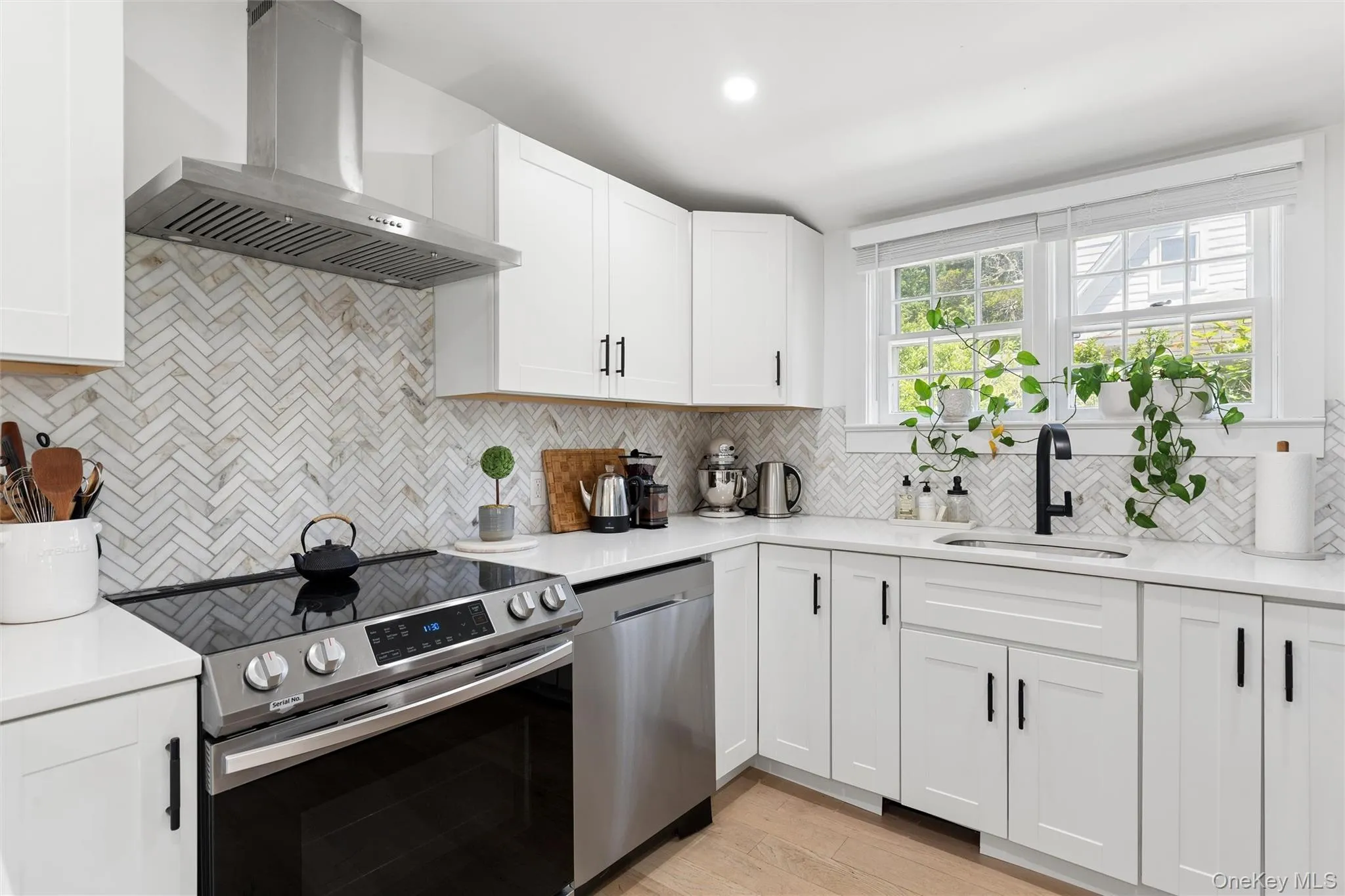 243 Sunset Avenue, Southampton, NY, 4 Bedrooms Bedrooms, 6 Rooms Rooms,2 BathroomsBathrooms,Residential Lease,For Rent,Sunset,0,1014061 243 Sunset Avenue, Southampton, NY, 4 Bedrooms Bedrooms, 6 Rooms Rooms,2 BathroomsBathrooms,Residential Lease,For Rent,Sunset,0,1014061