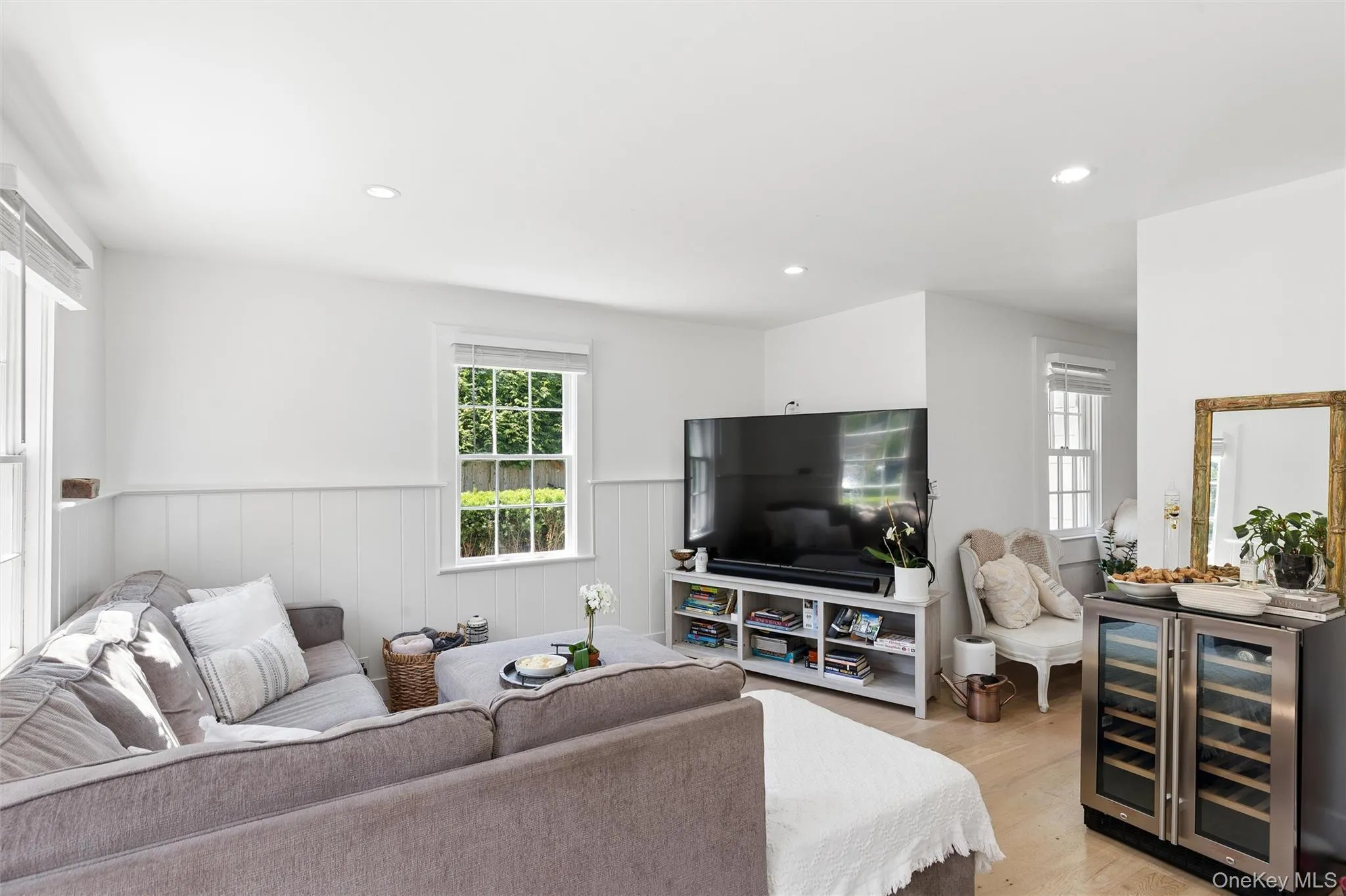 243 Sunset Avenue, Southampton, NY, 4 Bedrooms Bedrooms, 6 Rooms Rooms,2 BathroomsBathrooms,Residential Lease,For Rent,Sunset,0,1014061 243 Sunset Avenue, Southampton, NY, 4 Bedrooms Bedrooms, 6 Rooms Rooms,2 BathroomsBathrooms,Residential Lease,For Rent,Sunset,0,1014061