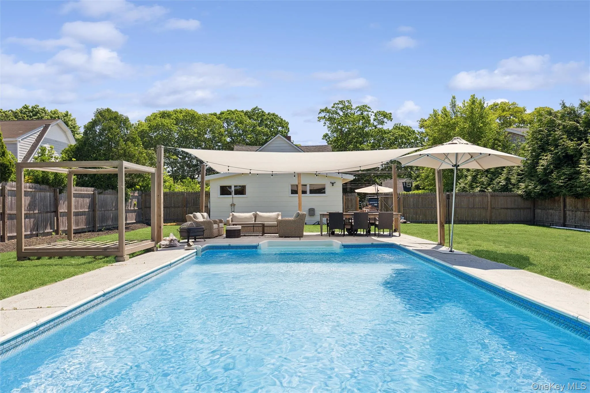 243 Sunset Avenue, Southampton, NY, 4 Bedrooms Bedrooms, 6 Rooms Rooms,2 BathroomsBathrooms,Residential Lease,For Rent,Sunset,0,1014061 243 Sunset Avenue, Southampton, NY, 4 Bedrooms Bedrooms, 6 Rooms Rooms,2 BathroomsBathrooms,Residential Lease,For Rent,Sunset,0,1014061