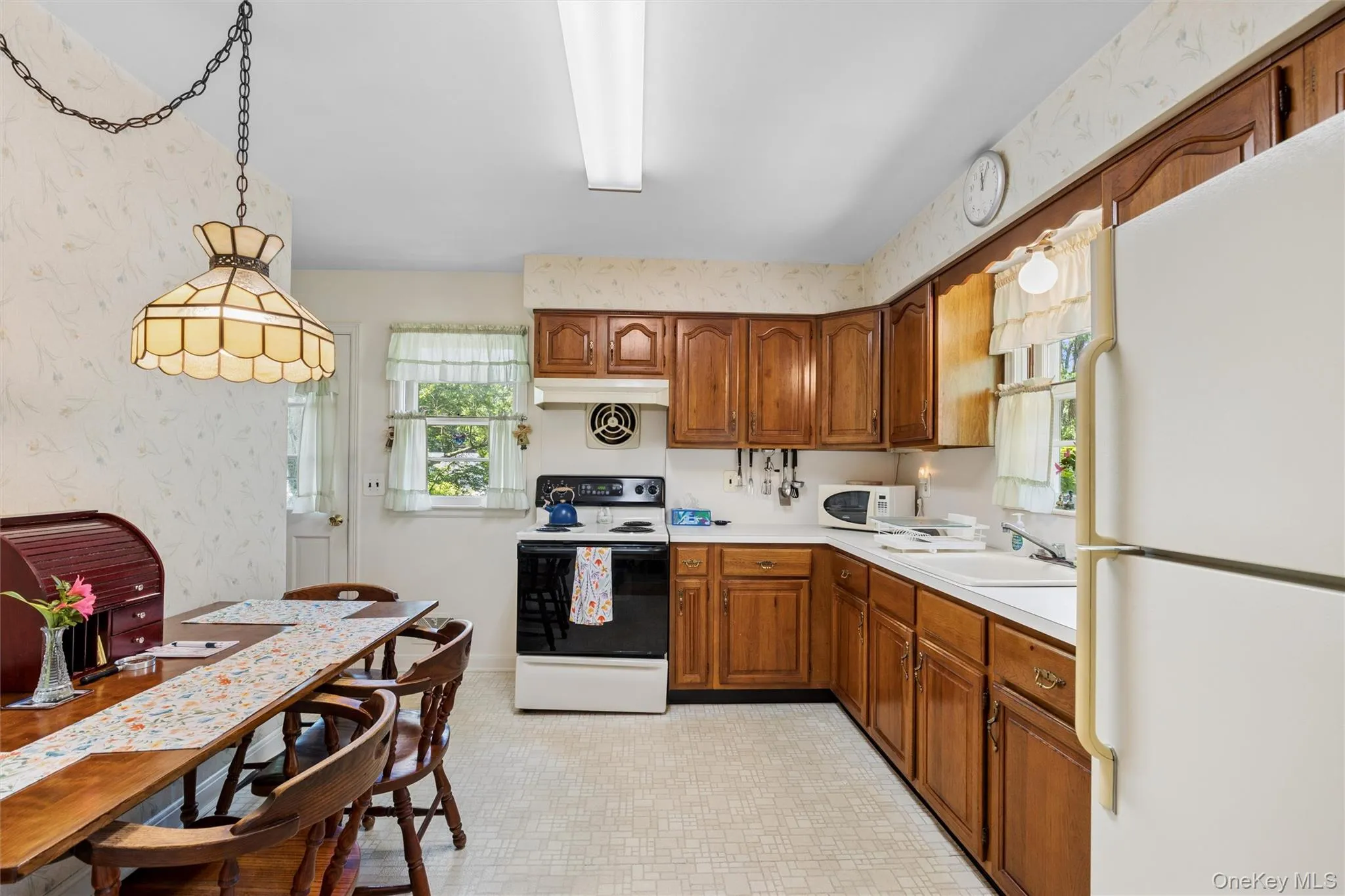 12 Regent Place, Huntington, NY, 3 Bedrooms Bedrooms, 6 Rooms Rooms,1 BathroomBathrooms,Residential,For Rent,Regent,0,1014066 12 Regent Place, Huntington, NY, 3 Bedrooms Bedrooms, 6 Rooms Rooms,1 BathroomBathrooms,Residential,For Rent,Regent,0,1014066