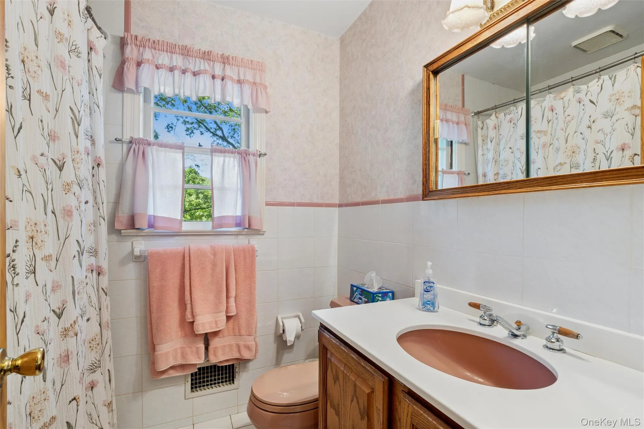 12 Regent Place, Huntington, NY, 3 Bedrooms Bedrooms, 6 Rooms Rooms,1 BathroomBathrooms,Residential,For Rent,Regent,0,1014066 12 Regent Place, Huntington, NY, 3 Bedrooms Bedrooms, 6 Rooms Rooms,1 BathroomBathrooms,Residential,For Rent,Regent,0,1014066