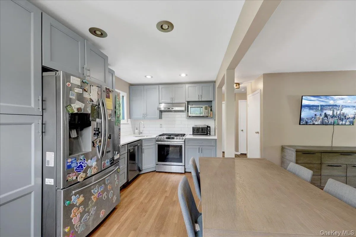 53 Pleasantville Road, Ossining, NY, 2 Bedrooms Bedrooms, 4 Rooms Rooms,1 BathroomBathrooms,Residential,For Rent,Pleasantville,0,1014067 53 Pleasantville Road, Ossining, NY, 2 Bedrooms Bedrooms, 4 Rooms Rooms,1 BathroomBathrooms,Residential,For Rent,Pleasantville,0,1014067