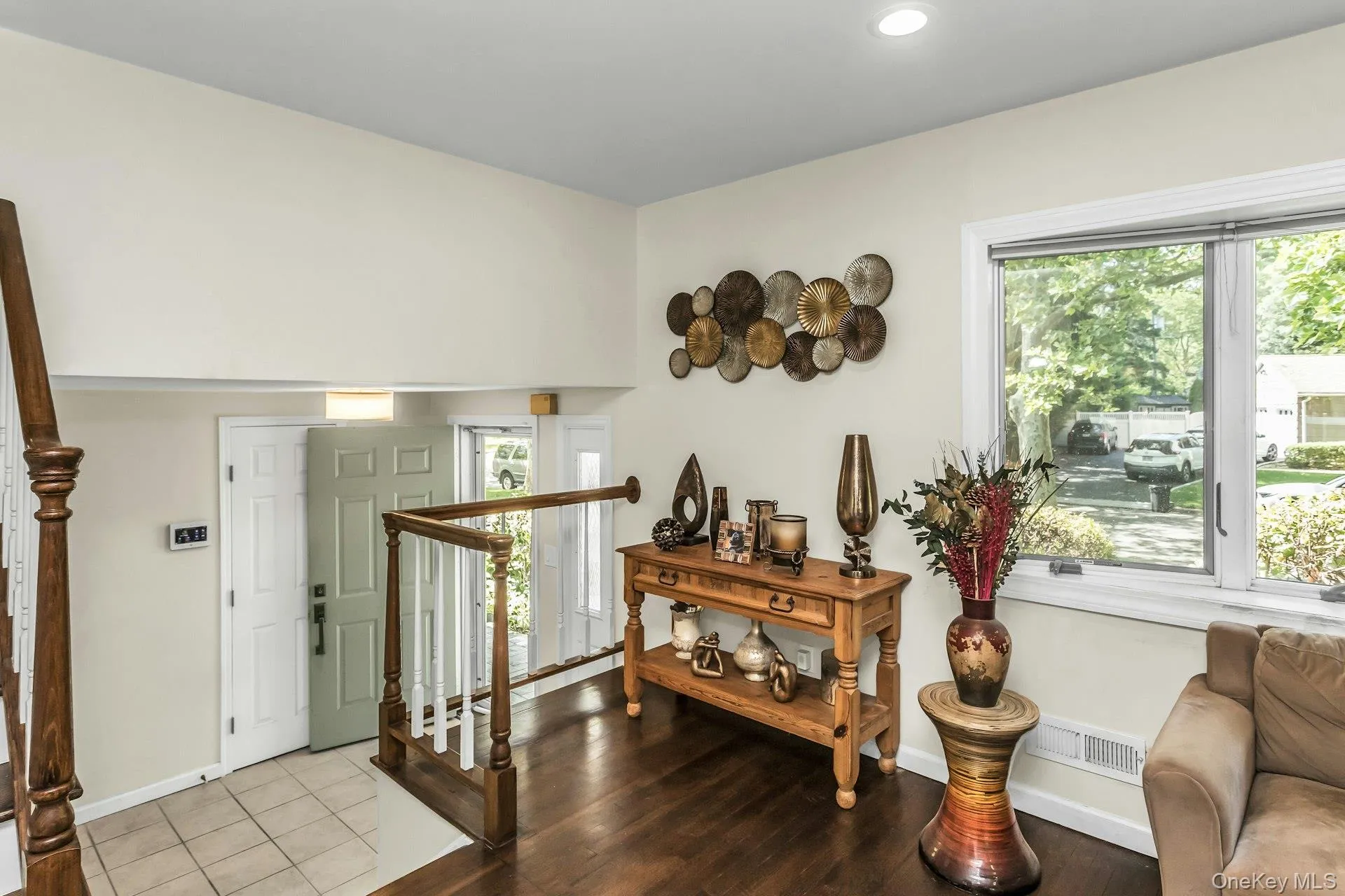 entranceway to Living Room. Great Balcony area entranceway to Living Room. Great Balcony area