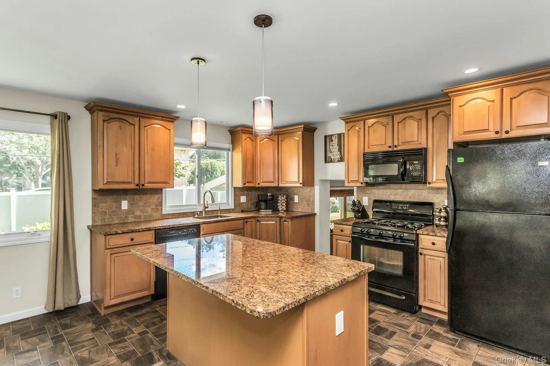 Great Cooking and Gathering space! Great Cooking and Gathering space!