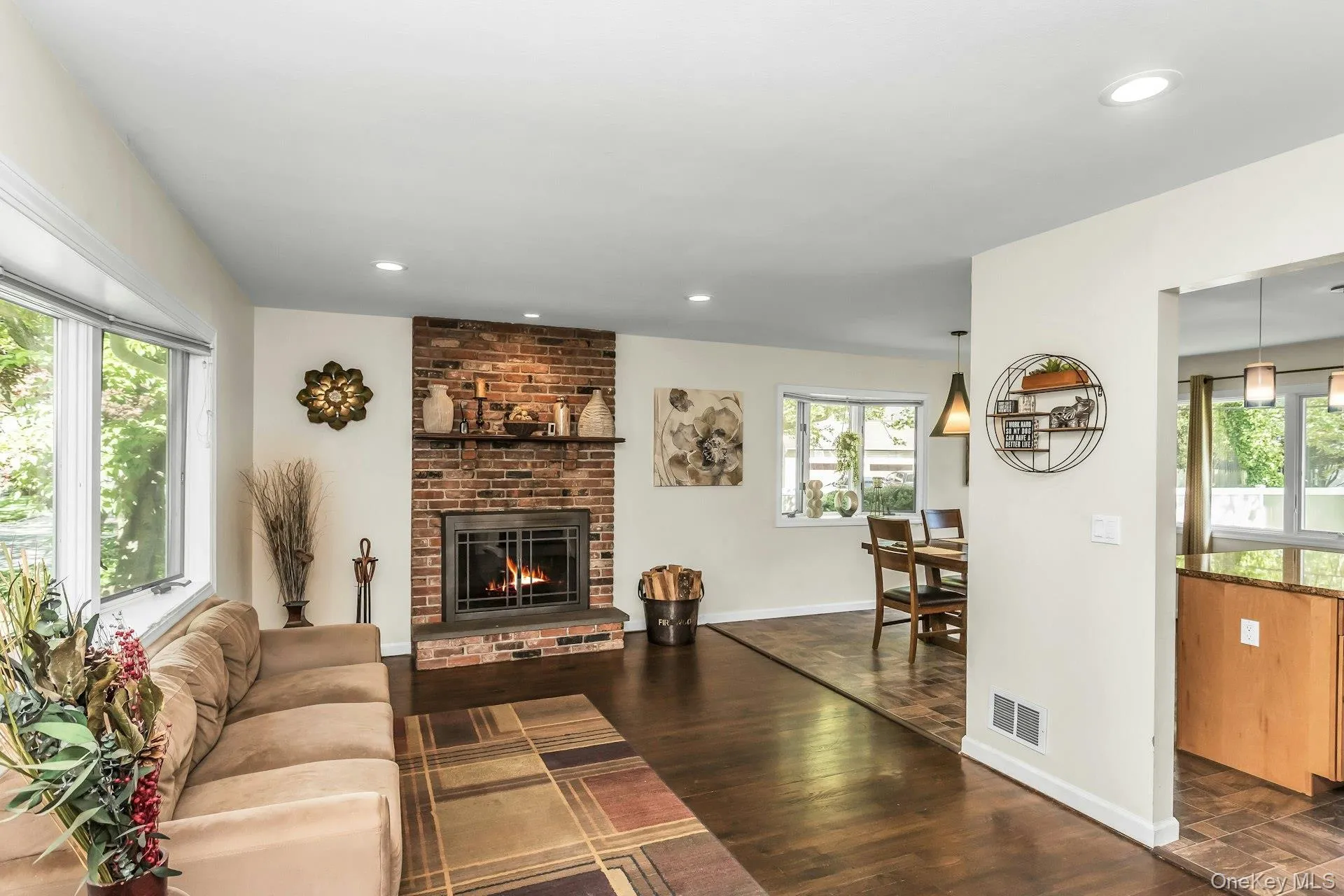 Newly Renovated Fireplace for cozy Winter Days! Newly Renovated Fireplace for cozy Winter Days!
