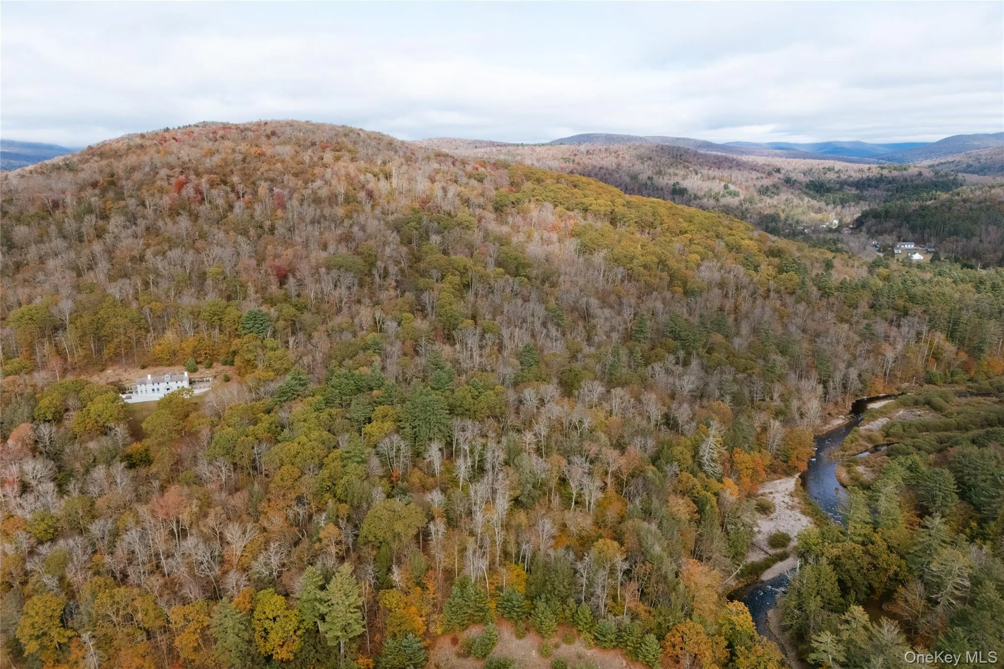 38 Frost Valley Road, Neversink, NY, 4 Bedrooms Bedrooms, 9 Rooms Rooms,3 BathroomsBathrooms,Residential,For Rent,Frost Valley,0,KEY1014069 38 Frost Valley Road, Neversink, NY, 4 Bedrooms Bedrooms, 9 Rooms Rooms,3 BathroomsBathrooms,Residential,For Rent,Frost Valley,0,KEY1014069