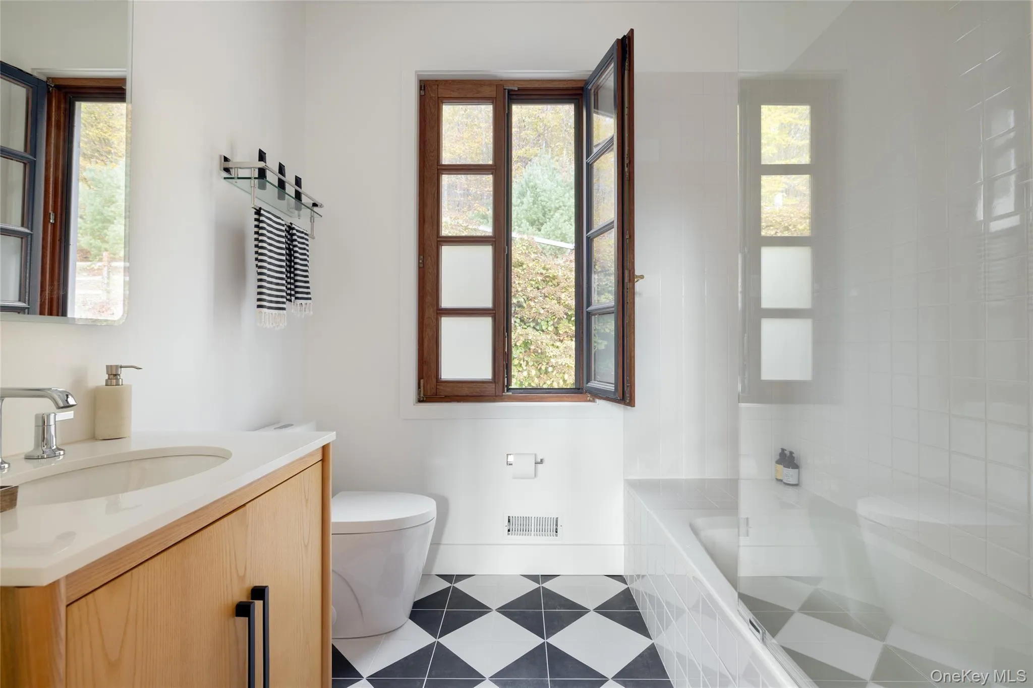 38 Frost Valley Road, Neversink, NY, 4 Bedrooms Bedrooms, 9 Rooms Rooms,3 BathroomsBathrooms,Residential,For Rent,Frost Valley,0,KEY1014069 38 Frost Valley Road, Neversink, NY, 4 Bedrooms Bedrooms, 9 Rooms Rooms,3 BathroomsBathrooms,Residential,For Rent,Frost Valley,0,KEY1014069