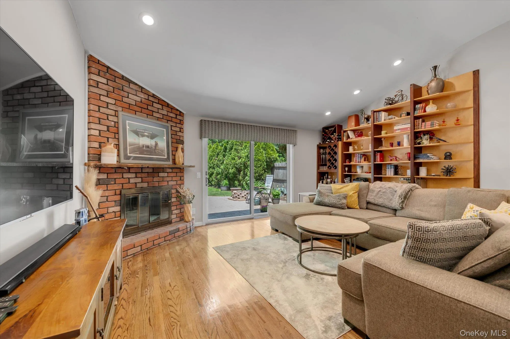 117 Soundview Drive, North Hempstead, NY, 4 Bedrooms Bedrooms, 7 Rooms Rooms,2 BathroomsBathrooms,Residential,For Rent,Soundview,0,1014070 117 Soundview Drive, North Hempstead, NY, 4 Bedrooms Bedrooms, 7 Rooms Rooms,2 BathroomsBathrooms,Residential,For Rent,Soundview,0,1014070