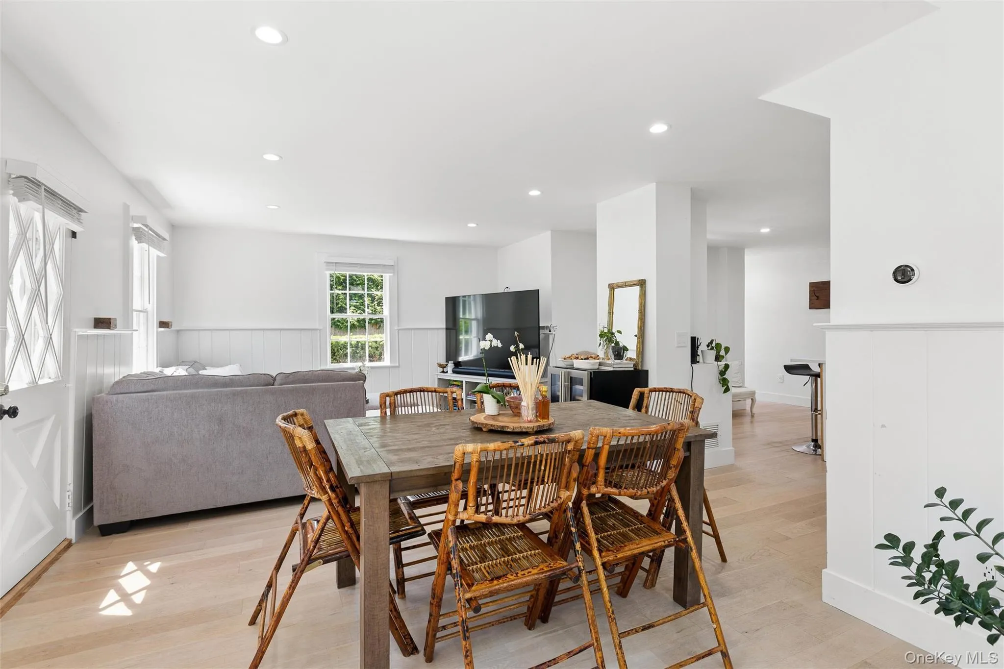 243 Sunset Avenue, Southampton, NY, 4 Bedrooms Bedrooms, 6 Rooms Rooms,2 BathroomsBathrooms,Residential Lease,For Rent,Sunset,0,1014073 243 Sunset Avenue, Southampton, NY, 4 Bedrooms Bedrooms, 6 Rooms Rooms,2 BathroomsBathrooms,Residential Lease,For Rent,Sunset,0,1014073