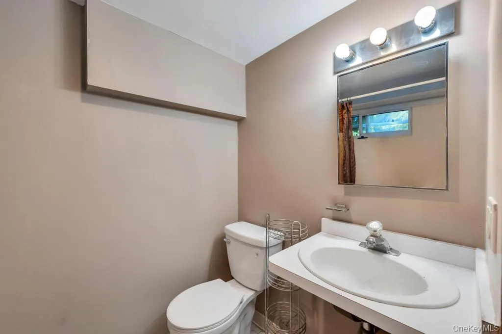 37 Wilmington Drive, Huntington, NY, 4 Bedrooms Bedrooms, 8 Rooms Rooms,4 BathroomsBathrooms,Residential,For Rent,Wilmington,0,1014075 37 Wilmington Drive, Huntington, NY, 4 Bedrooms Bedrooms, 8 Rooms Rooms,4 BathroomsBathrooms,Residential,For Rent,Wilmington,0,1014075