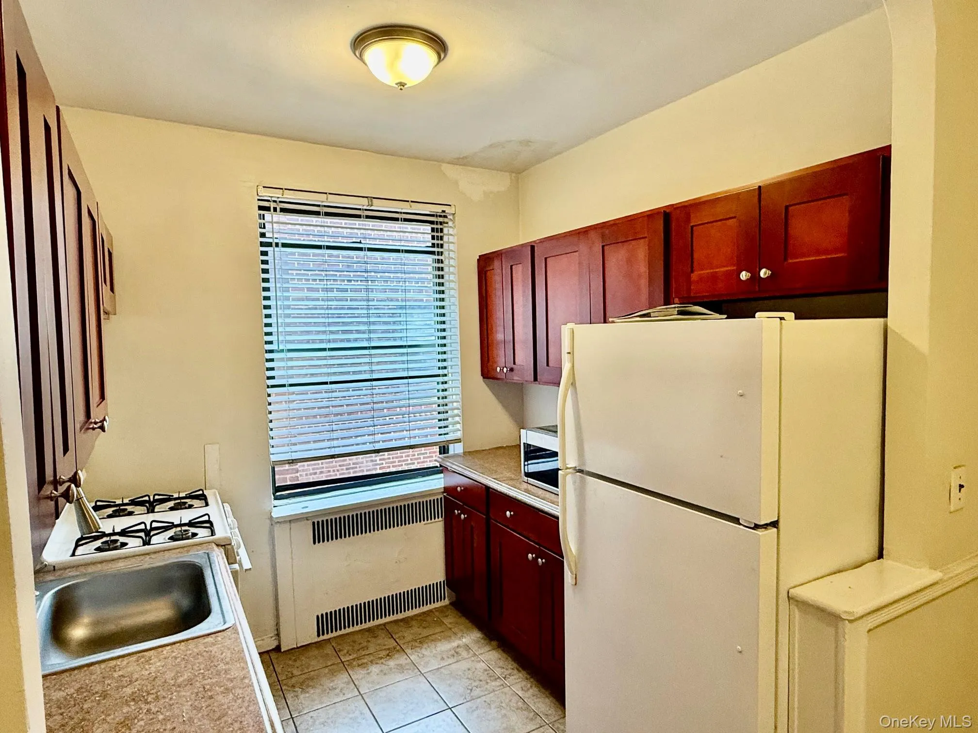 210 Martine Avenue, White Plains, NY, 2 Bedrooms Bedrooms, 5 Rooms Rooms,1 BathroomBathrooms,Residential,For Rent,Martine,0,1014078 210 Martine Avenue, White Plains, NY, 2 Bedrooms Bedrooms, 5 Rooms Rooms,1 BathroomBathrooms,Residential,For Rent,Martine,0,1014078