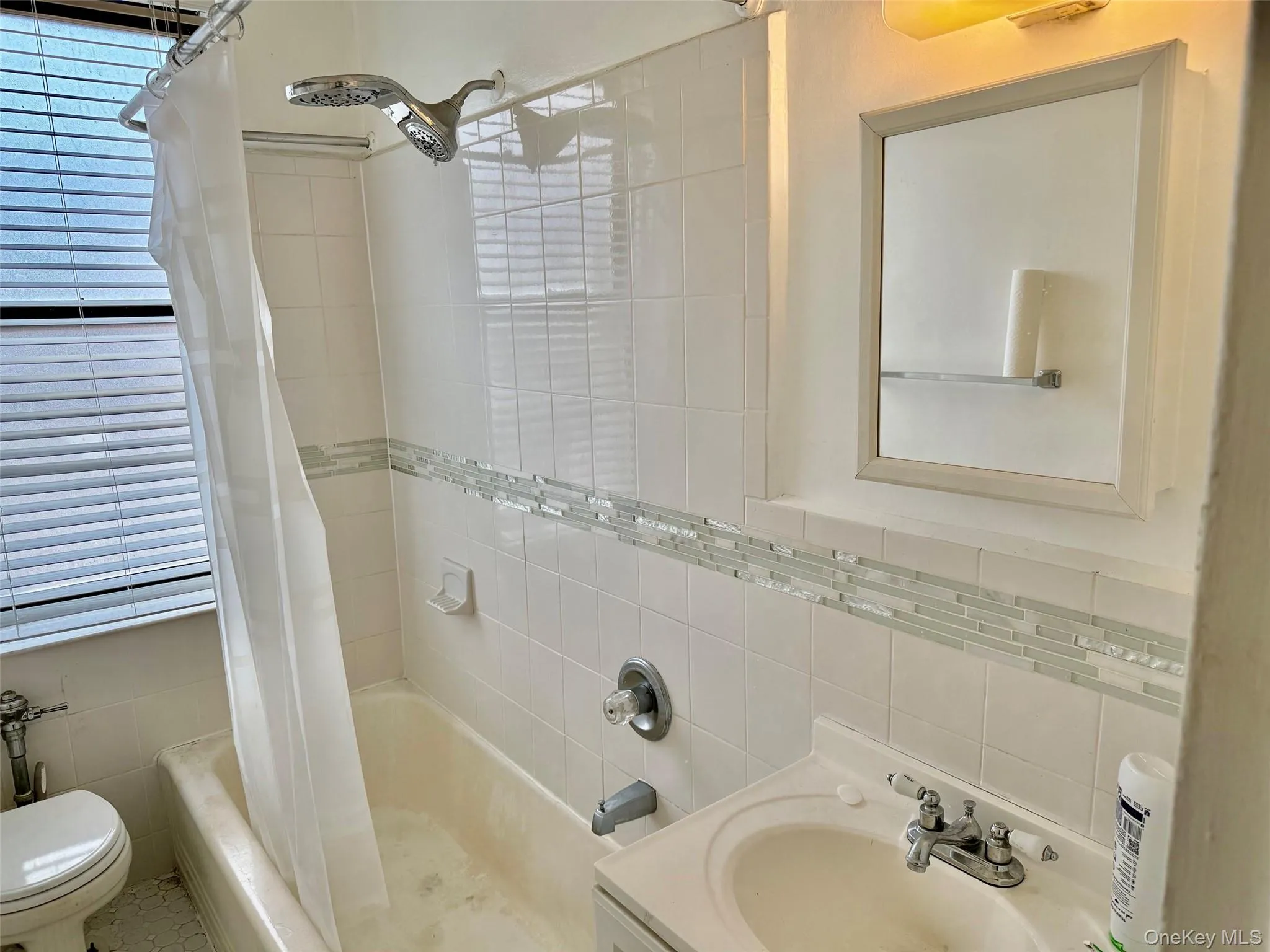 210 Martine Avenue, White Plains, NY, 2 Bedrooms Bedrooms, 5 Rooms Rooms,1 BathroomBathrooms,Residential,For Rent,Martine,0,1014078 210 Martine Avenue, White Plains, NY, 2 Bedrooms Bedrooms, 5 Rooms Rooms,1 BathroomBathrooms,Residential,For Rent,Martine,0,1014078