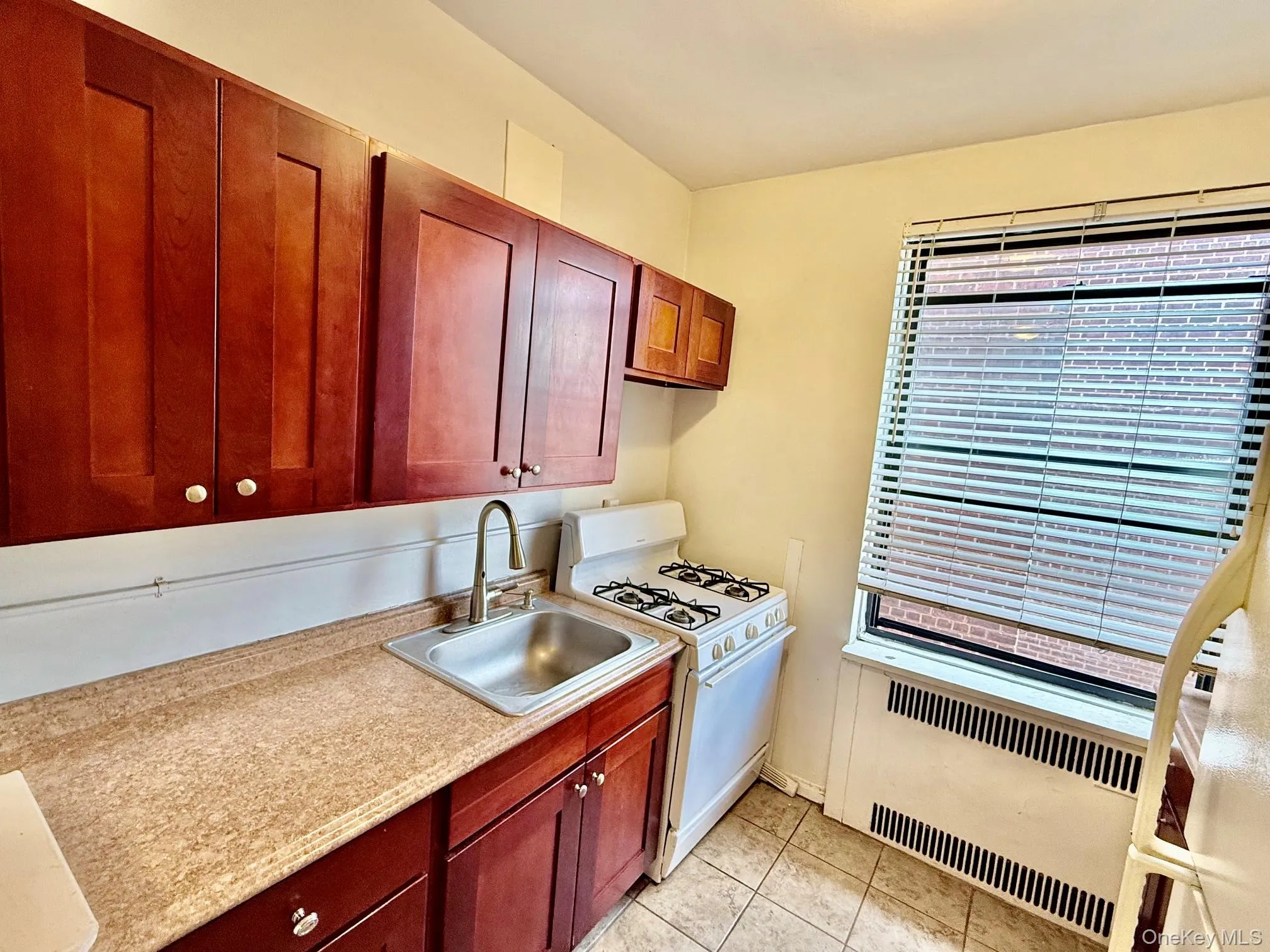 210 Martine Avenue, White Plains, NY, 2 Bedrooms Bedrooms, 5 Rooms Rooms,1 BathroomBathrooms,Residential,For Rent,Martine,0,1014078 210 Martine Avenue, White Plains, NY, 2 Bedrooms Bedrooms, 5 Rooms Rooms,1 BathroomBathrooms,Residential,For Rent,Martine,0,1014078