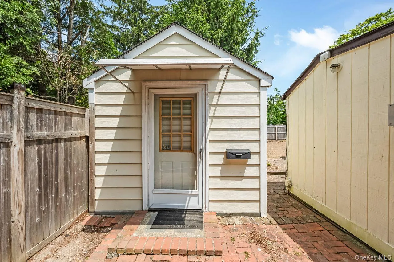 845 Karshick Street, Islip, NY, 4 Bedrooms Bedrooms, 8 Rooms Rooms,3 BathroomsBathrooms,Residential,For Rent,Karshick,0,1014081 845 Karshick Street, Islip, NY, 4 Bedrooms Bedrooms, 8 Rooms Rooms,3 BathroomsBathrooms,Residential,For Rent,Karshick,0,1014081