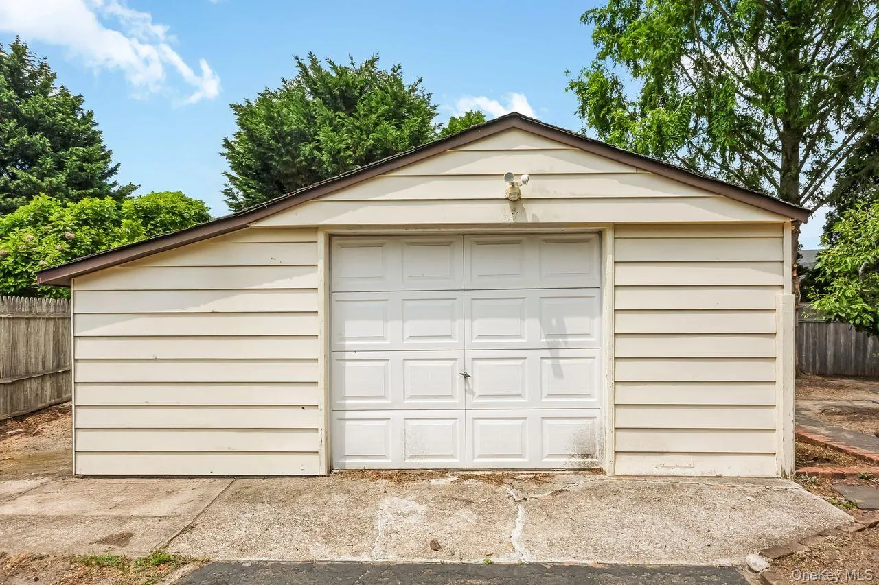 845 Karshick Street, Islip, NY, 4 Bedrooms Bedrooms, 8 Rooms Rooms,3 BathroomsBathrooms,Residential,For Rent,Karshick,0,1014081 845 Karshick Street, Islip, NY, 4 Bedrooms Bedrooms, 8 Rooms Rooms,3 BathroomsBathrooms,Residential,For Rent,Karshick,0,1014081