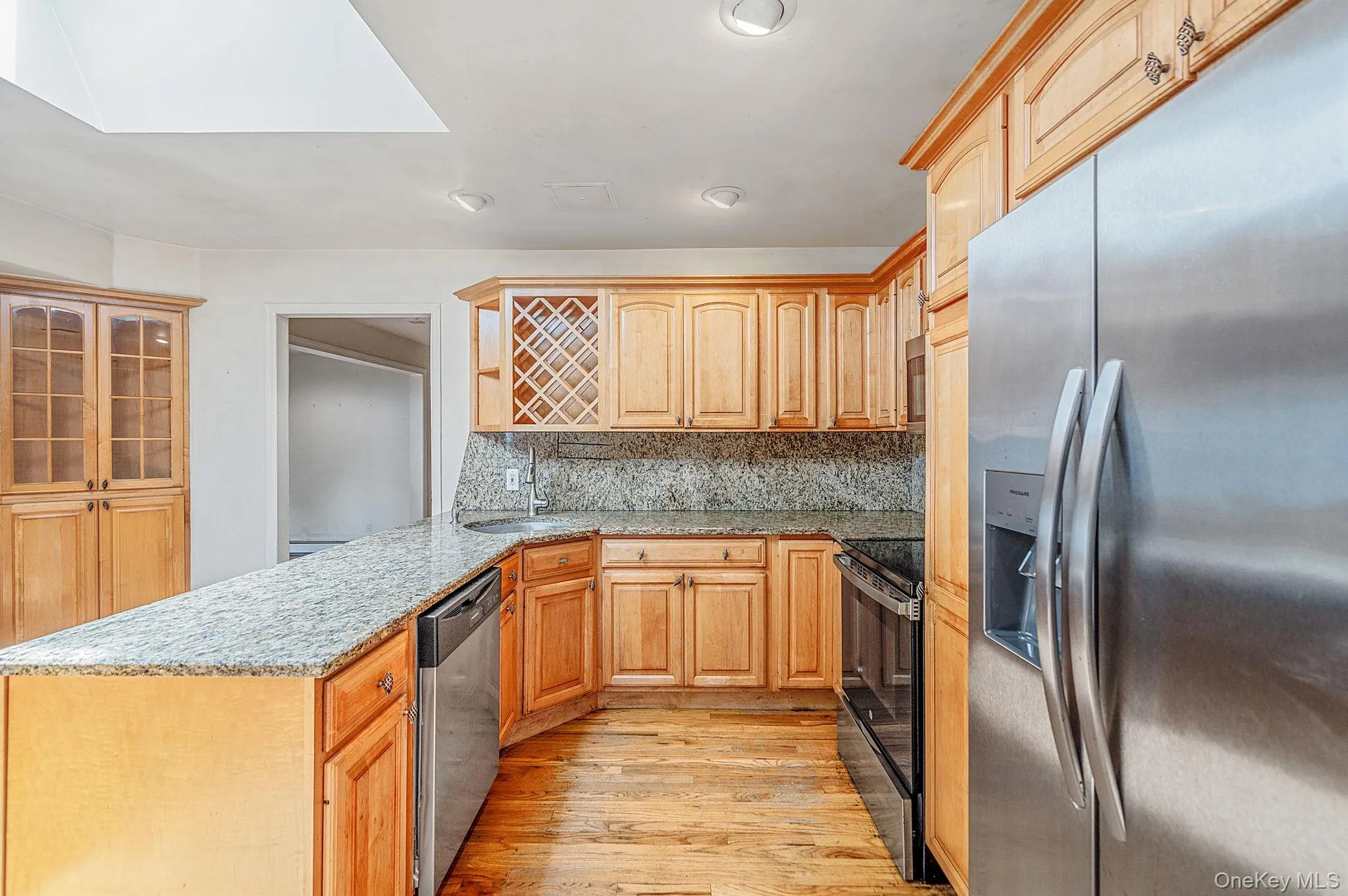 61 Ledgewood Drive, Smithtown, NY, 3 Bedrooms Bedrooms, 7 Rooms Rooms,3 BathroomsBathrooms,Residential,For Rent,Ledgewood,0,1014086 61 Ledgewood Drive, Smithtown, NY, 3 Bedrooms Bedrooms, 7 Rooms Rooms,3 BathroomsBathrooms,Residential,For Rent,Ledgewood,0,1014086
