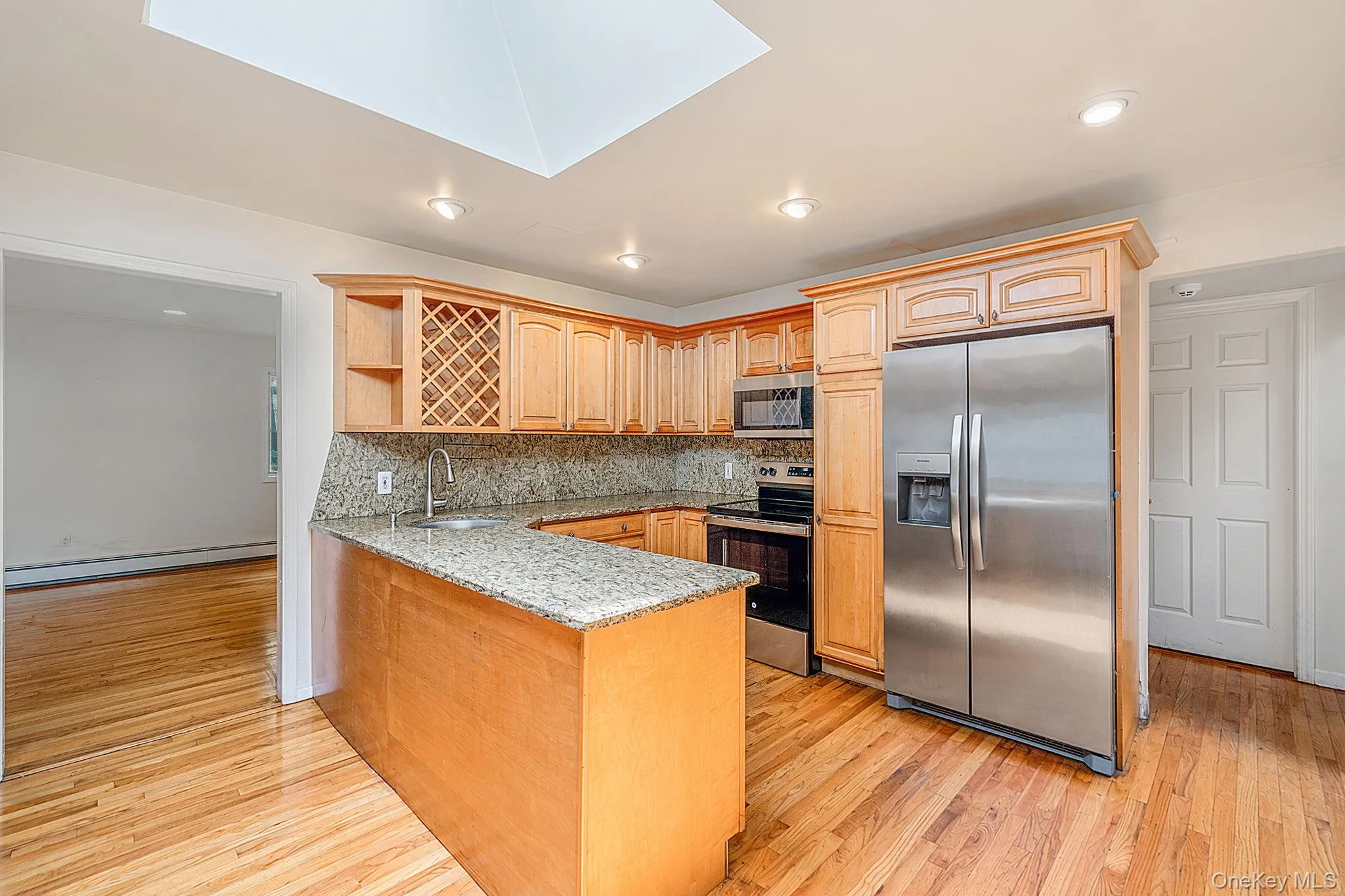 61 Ledgewood Drive, Smithtown, NY, 3 Bedrooms Bedrooms, 7 Rooms Rooms,3 BathroomsBathrooms,Residential,For Rent,Ledgewood,0,1014086 61 Ledgewood Drive, Smithtown, NY, 3 Bedrooms Bedrooms, 7 Rooms Rooms,3 BathroomsBathrooms,Residential,For Rent,Ledgewood,0,1014086