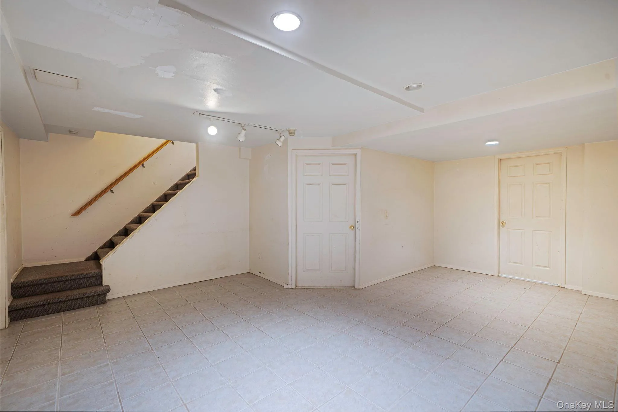 61 Ledgewood Drive, Smithtown, NY, 3 Bedrooms Bedrooms, 7 Rooms Rooms,3 BathroomsBathrooms,Residential,For Rent,Ledgewood,0,1014086 61 Ledgewood Drive, Smithtown, NY, 3 Bedrooms Bedrooms, 7 Rooms Rooms,3 BathroomsBathrooms,Residential,For Rent,Ledgewood,0,1014086