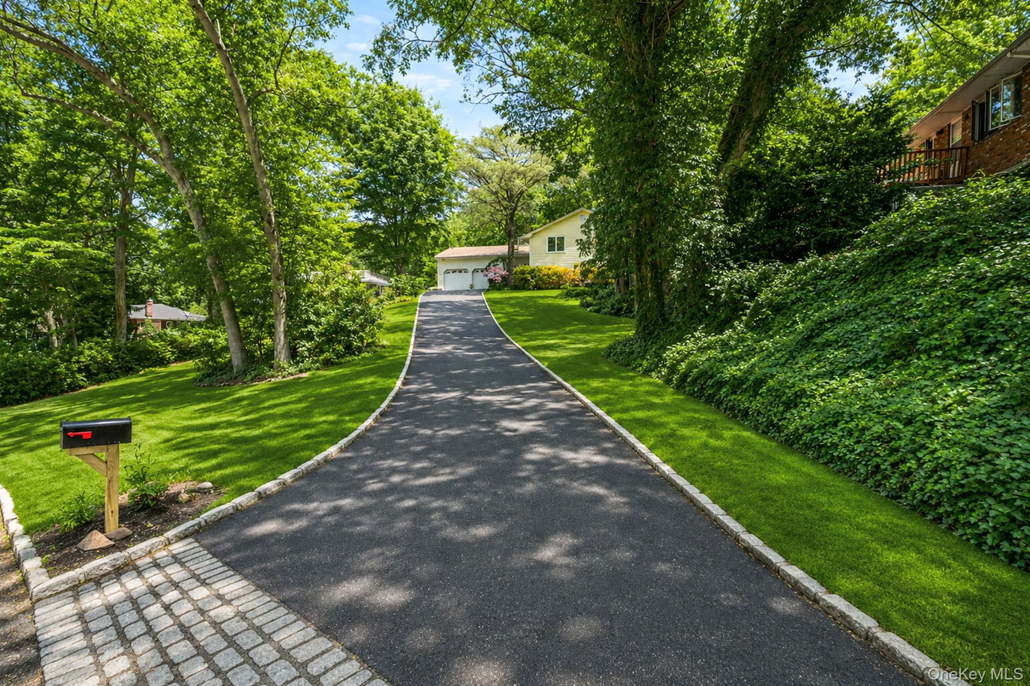 61 Ledgewood Drive, Smithtown, NY, 3 Bedrooms Bedrooms, 7 Rooms Rooms,3 BathroomsBathrooms,Residential,For Rent,Ledgewood,0,1014086 61 Ledgewood Drive, Smithtown, NY, 3 Bedrooms Bedrooms, 7 Rooms Rooms,3 BathroomsBathrooms,Residential,For Rent,Ledgewood,0,1014086