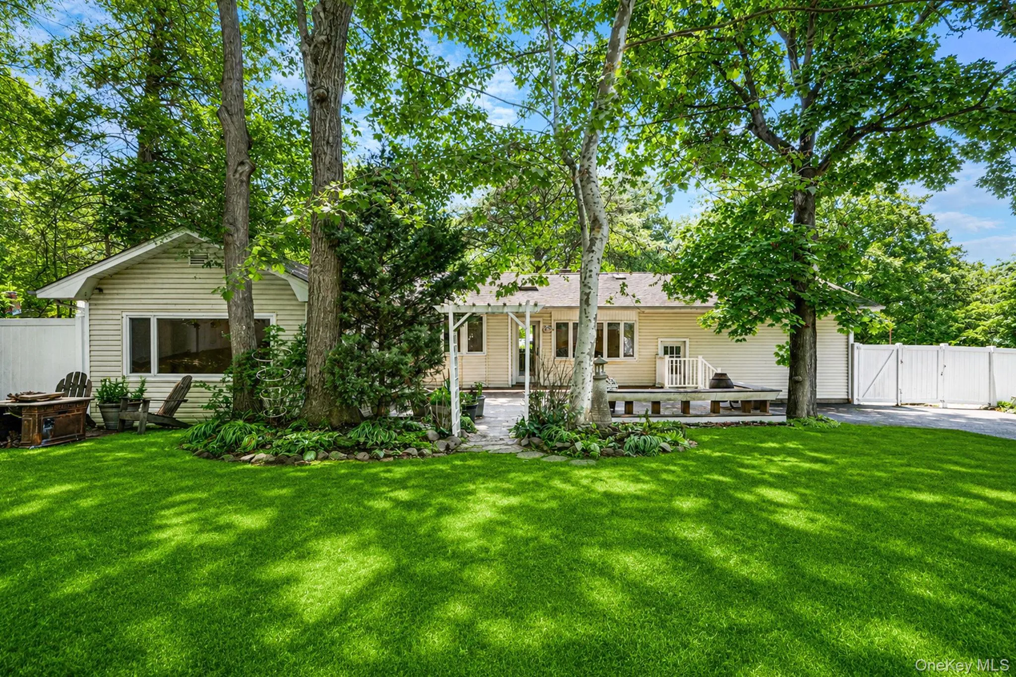 61 Ledgewood Drive, Smithtown, NY, 3 Bedrooms Bedrooms, 7 Rooms Rooms,3 BathroomsBathrooms,Residential,For Rent,Ledgewood,0,1014086 61 Ledgewood Drive, Smithtown, NY, 3 Bedrooms Bedrooms, 7 Rooms Rooms,3 BathroomsBathrooms,Residential,For Rent,Ledgewood,0,1014086