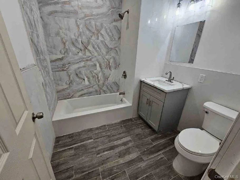 324 Eldert Street, New York, NY, 1 Bedroom Bedrooms, 4 Rooms Rooms,1 BathroomBathrooms,Residential Lease,For Rent,Eldert,0,1014091 324 Eldert Street, New York, NY, 1 Bedroom Bedrooms, 4 Rooms Rooms,1 BathroomBathrooms,Residential Lease,For Rent,Eldert,0,1014091