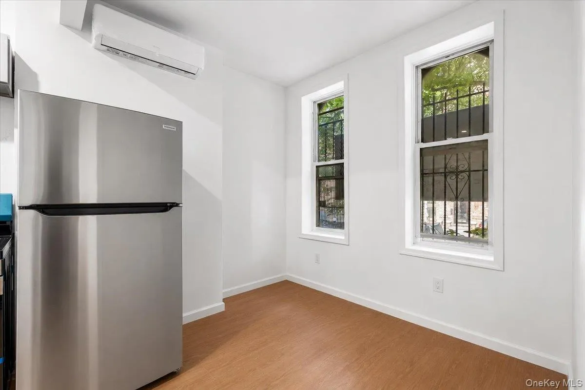 324 Eldert Street, New York, NY, 1 Bedroom Bedrooms, 4 Rooms Rooms,1 BathroomBathrooms,Residential Lease,For Rent,Eldert,0,1014091 324 Eldert Street, New York, NY, 1 Bedroom Bedrooms, 4 Rooms Rooms,1 BathroomBathrooms,Residential Lease,For Rent,Eldert,0,1014091