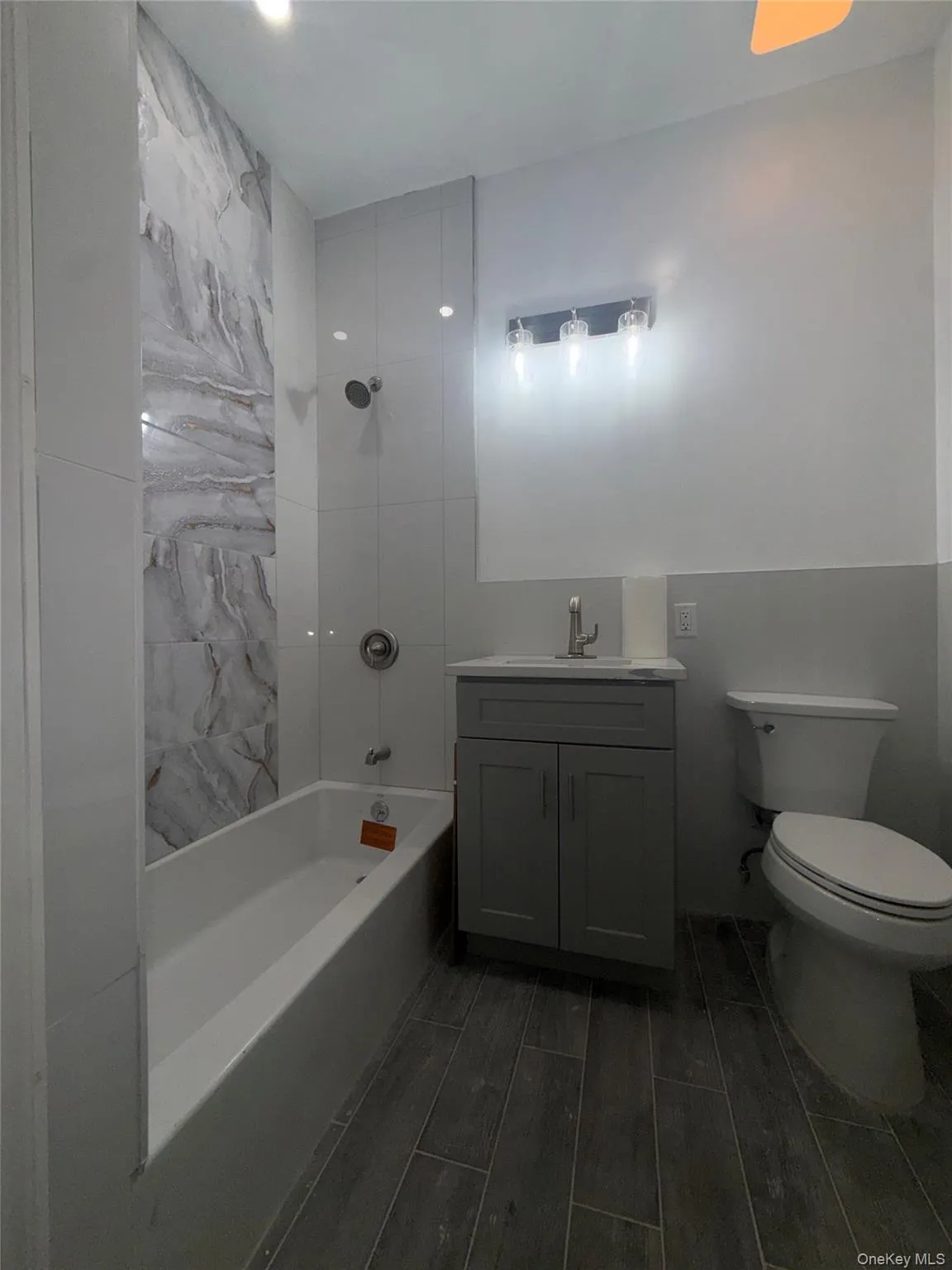 324 Eldert Street, New York, NY, 1 Bedroom Bedrooms, 4 Rooms Rooms,1 BathroomBathrooms,Residential Lease,For Rent,Eldert,0,1014091 324 Eldert Street, New York, NY, 1 Bedroom Bedrooms, 4 Rooms Rooms,1 BathroomBathrooms,Residential Lease,For Rent,Eldert,0,1014091