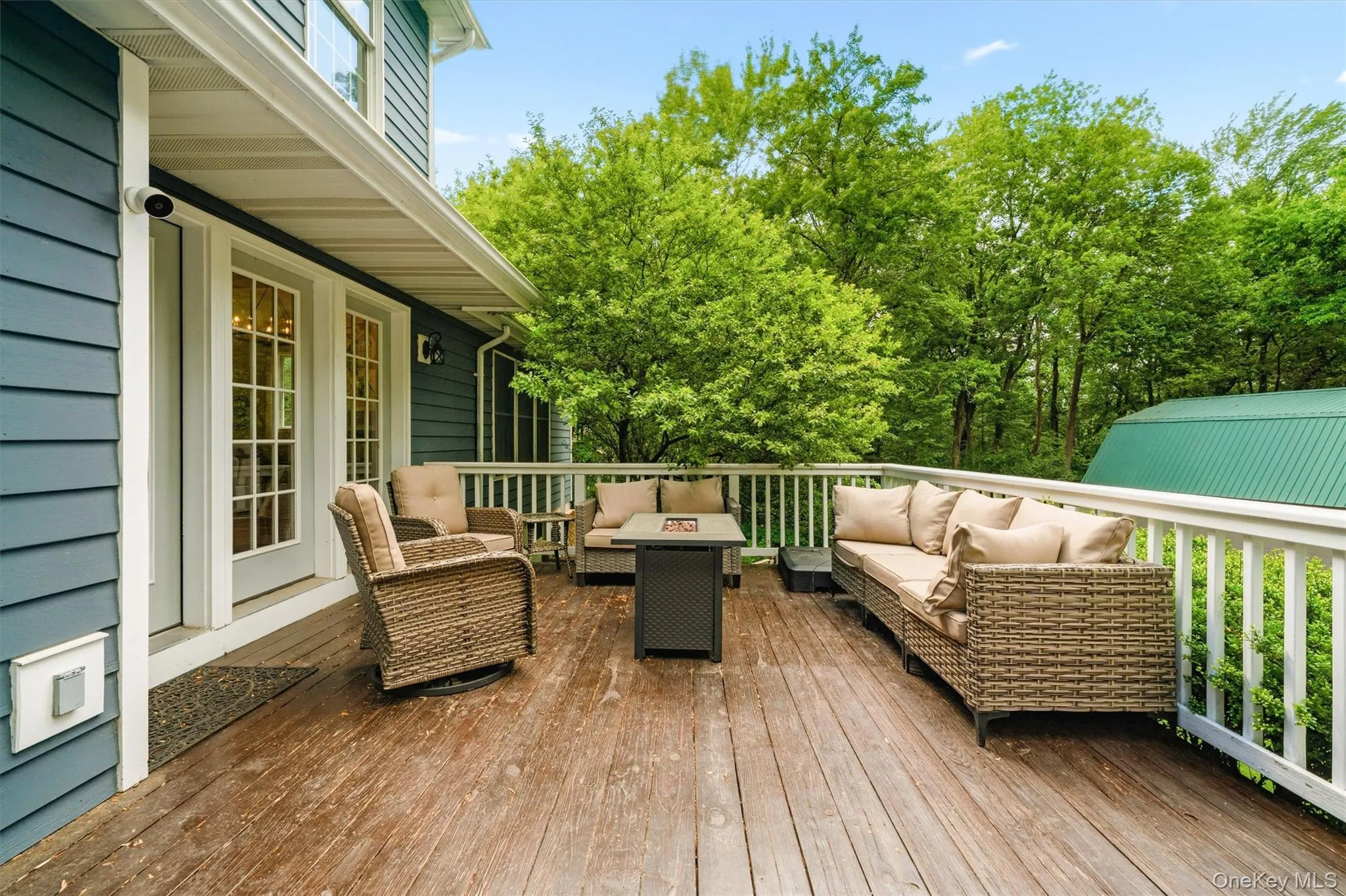 Large-size deck with firepit Large-size deck with firepit